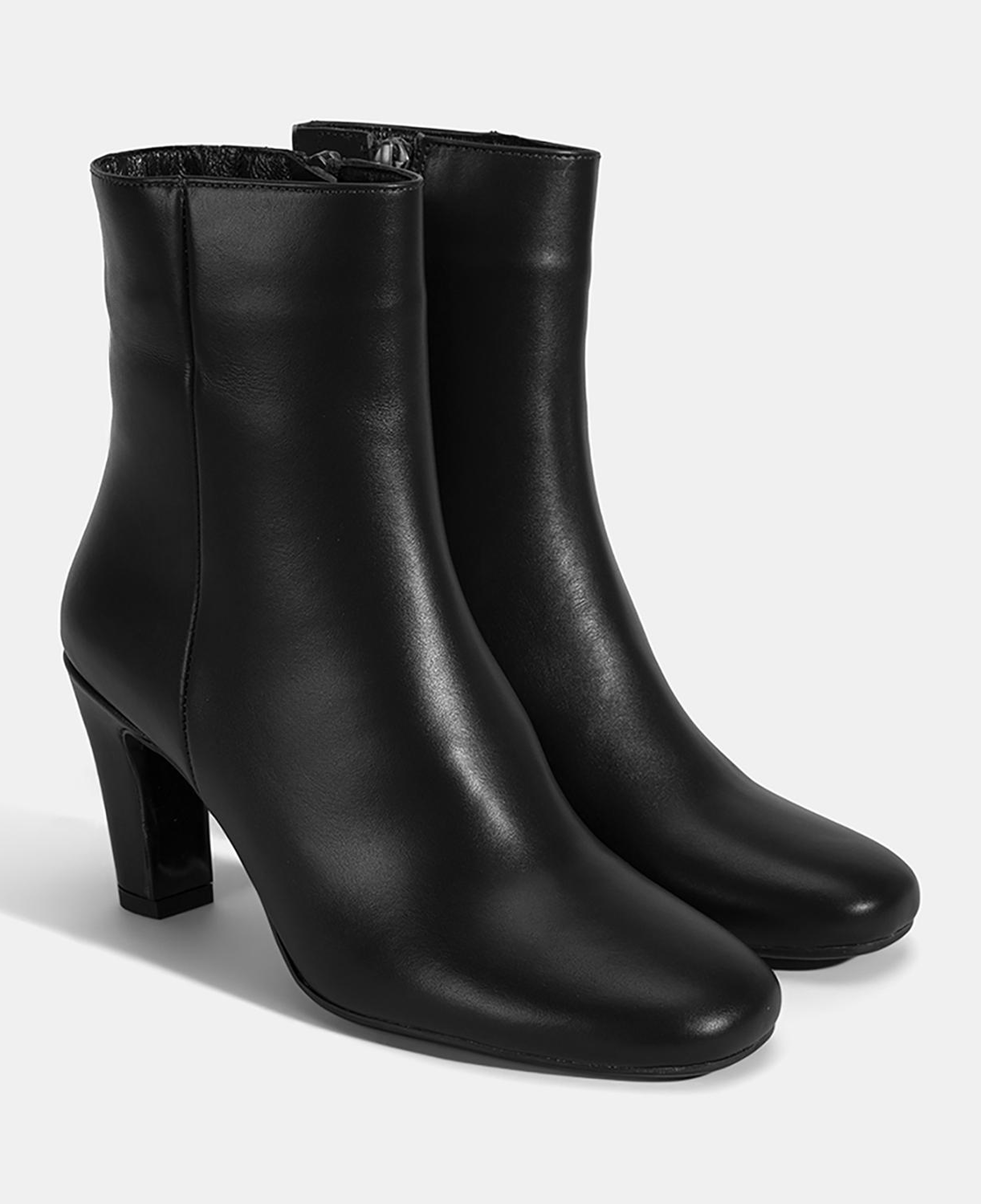 Kadın Siyah Topuklu Deri Bot