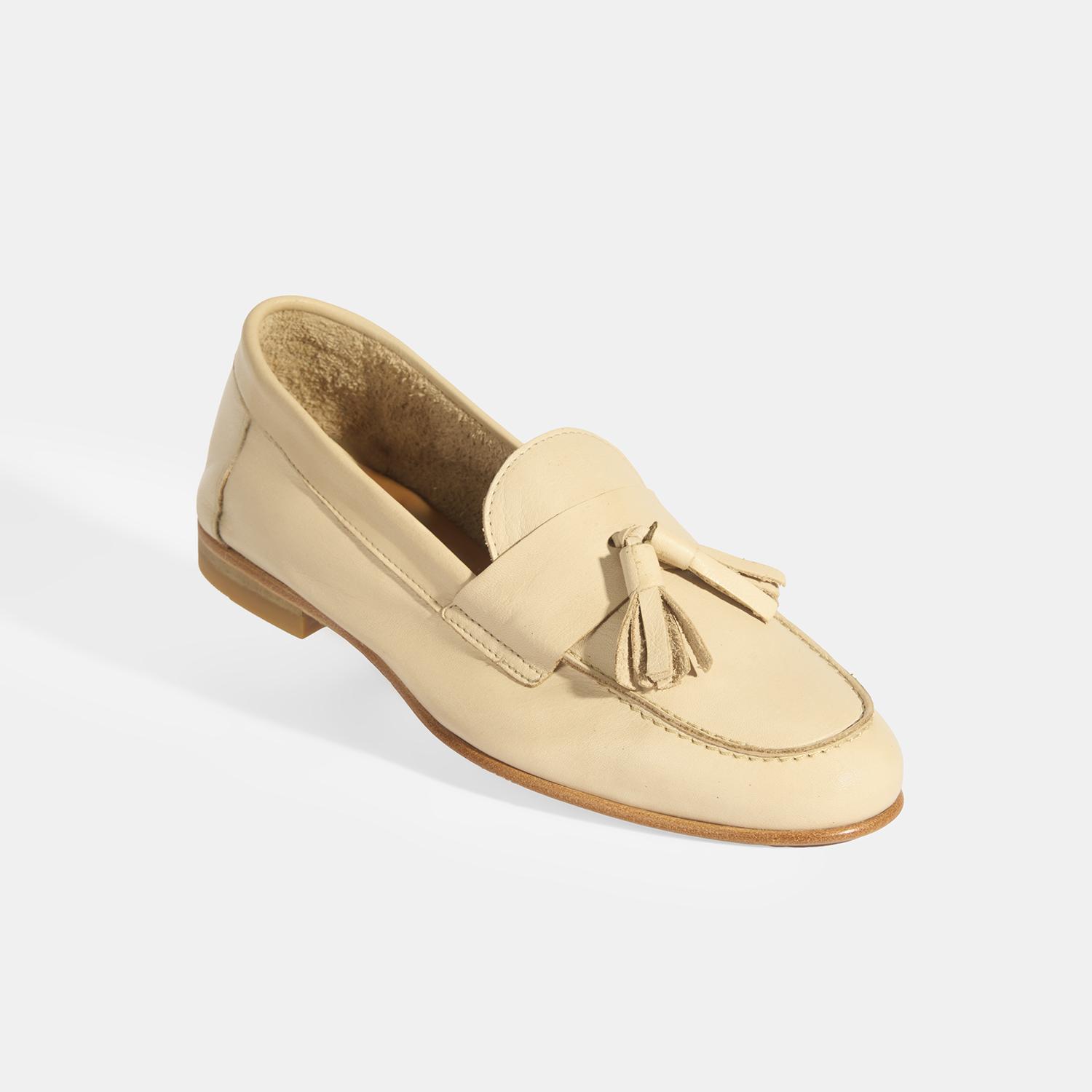 Kadın Bej Püskül Detaylı Deri Loafer