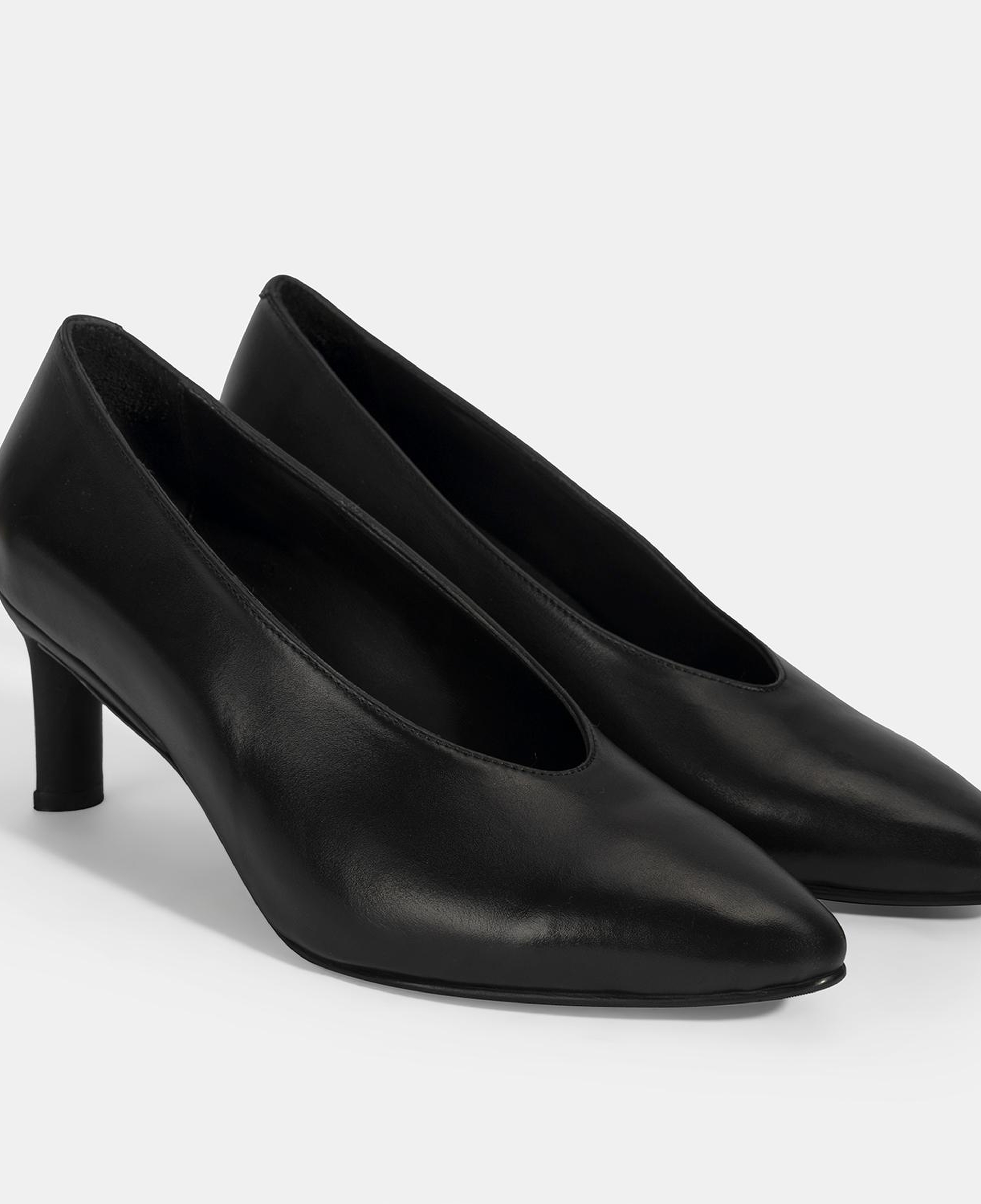 Kadın Siyah Klasik Topuklu Deri Ayakkabı