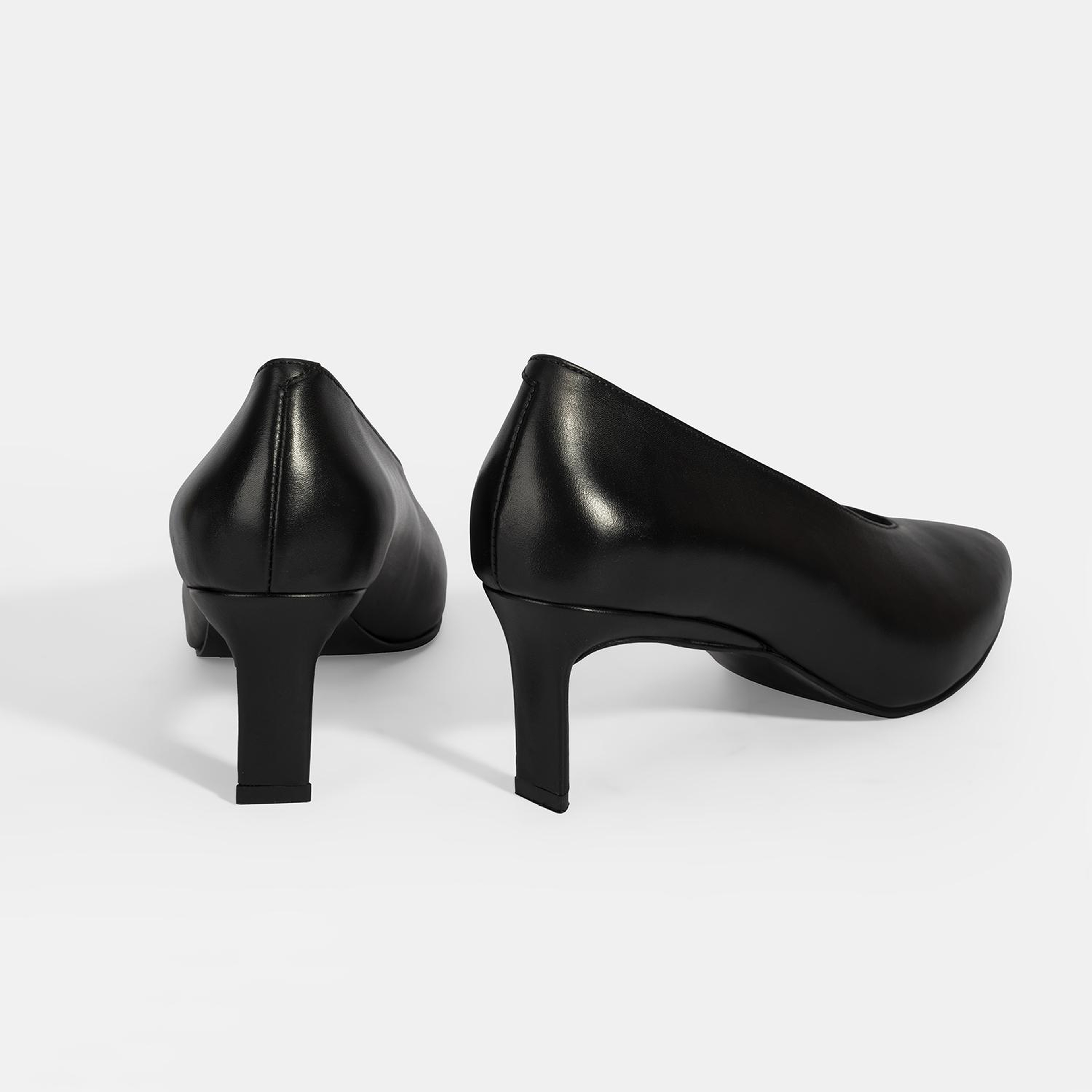 Kadın Siyah Klasik Topuklu Deri Ayakkabı