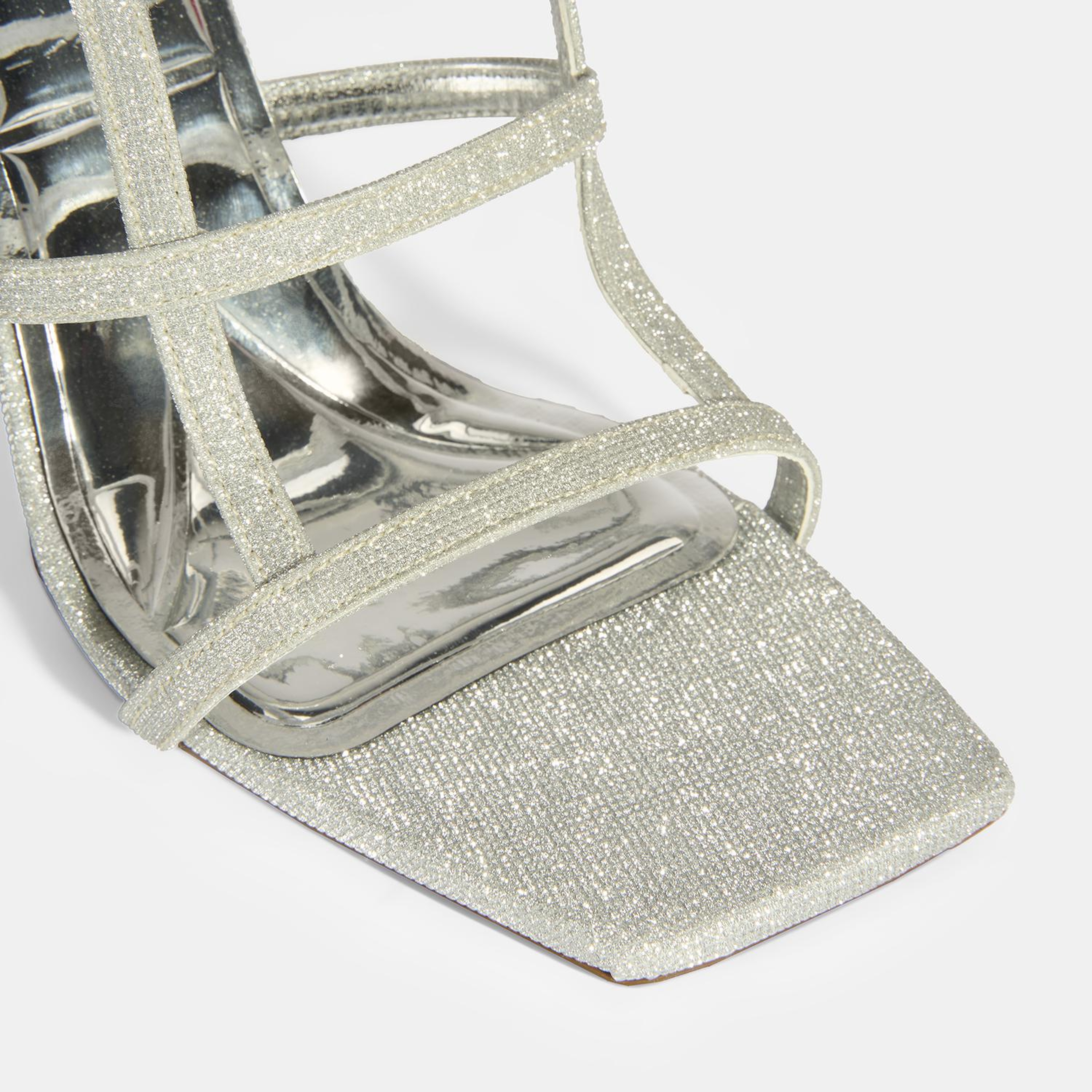 Kadın Gümüş Toka Detaylı Topuklu Abiye Sandalet