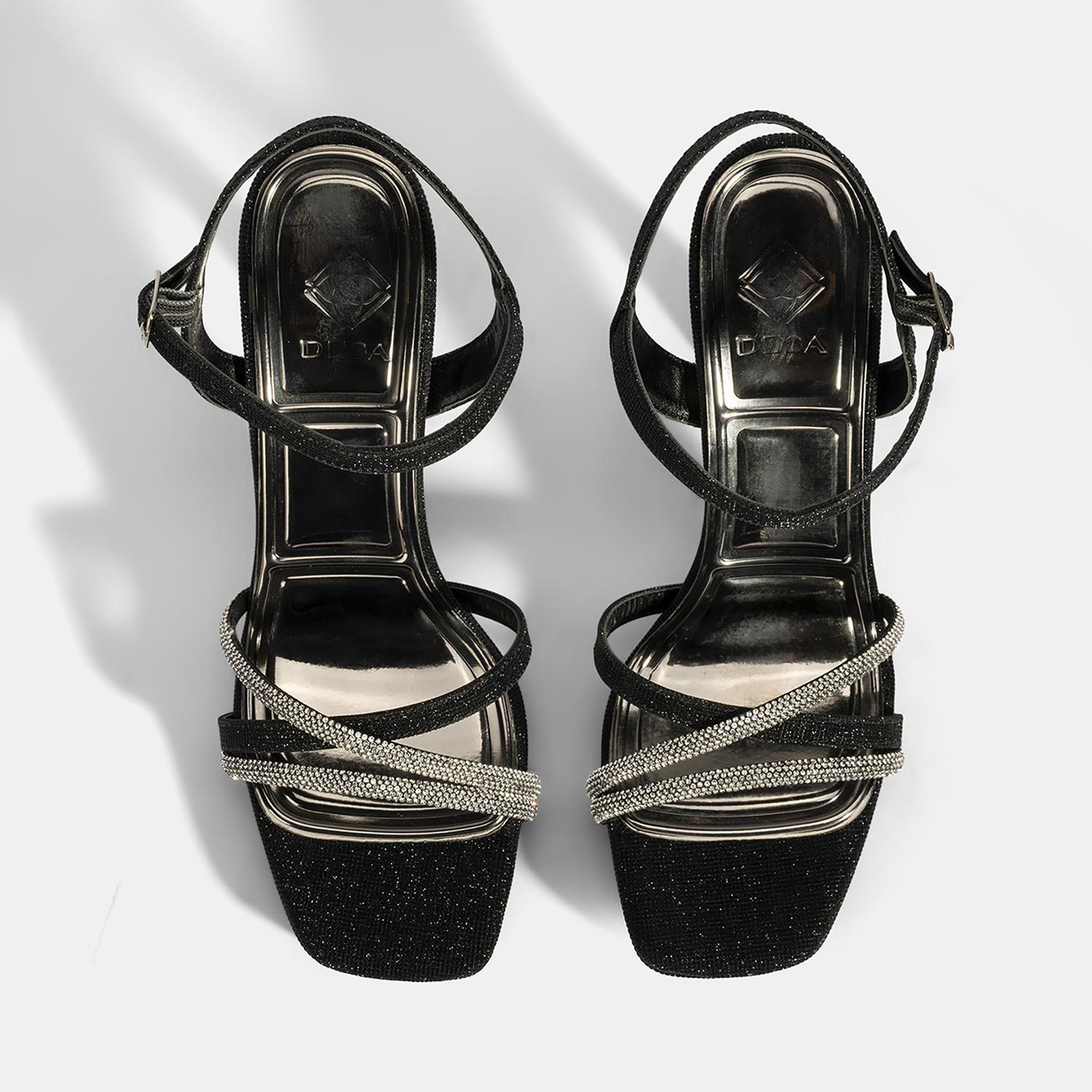 Kadın Siyah Ayarlanabilir Tokalı Taşlı Topuklu Abiye Sandalet