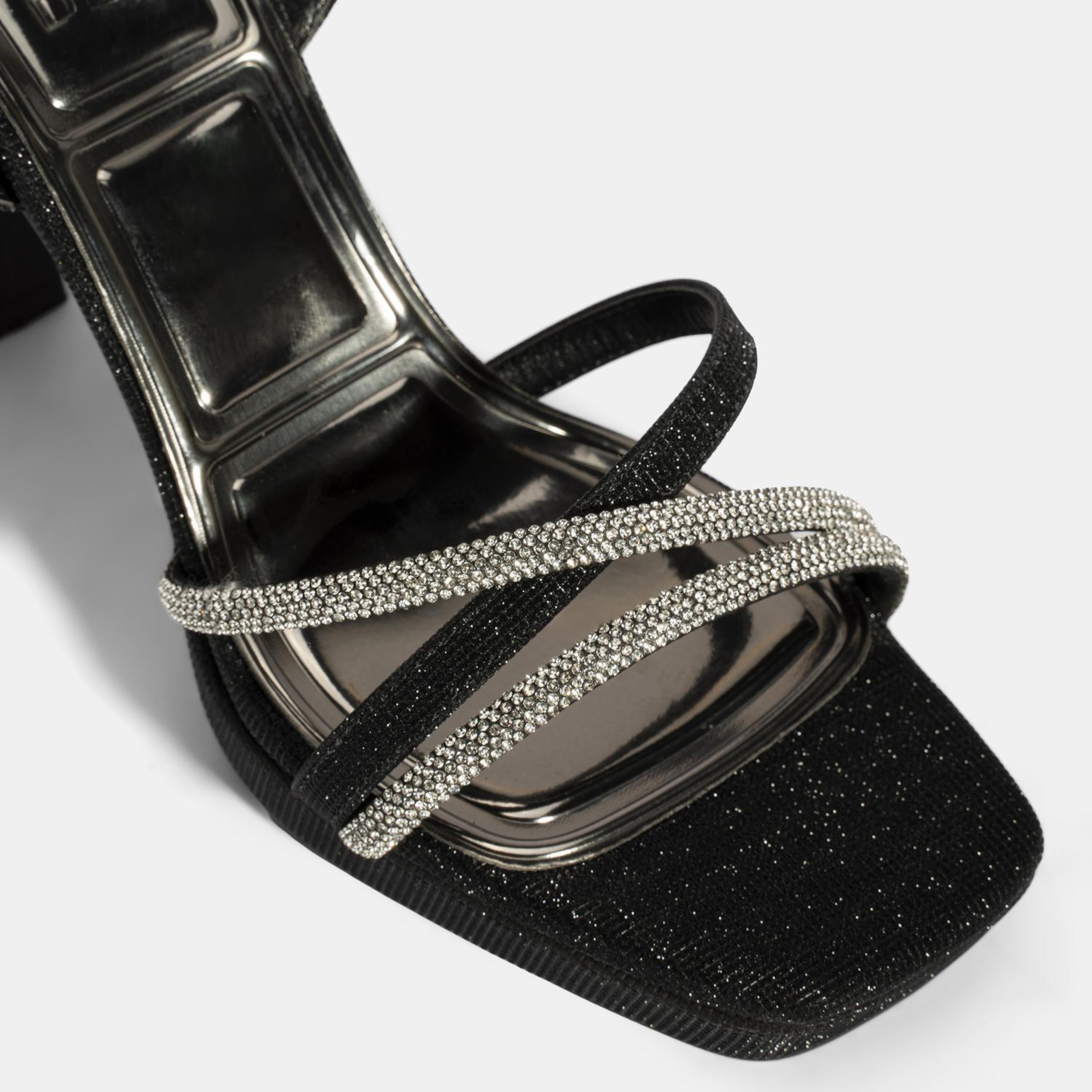 Kadın Siyah Ayarlanabilir Tokalı Taşlı Topuklu Abiye Sandalet