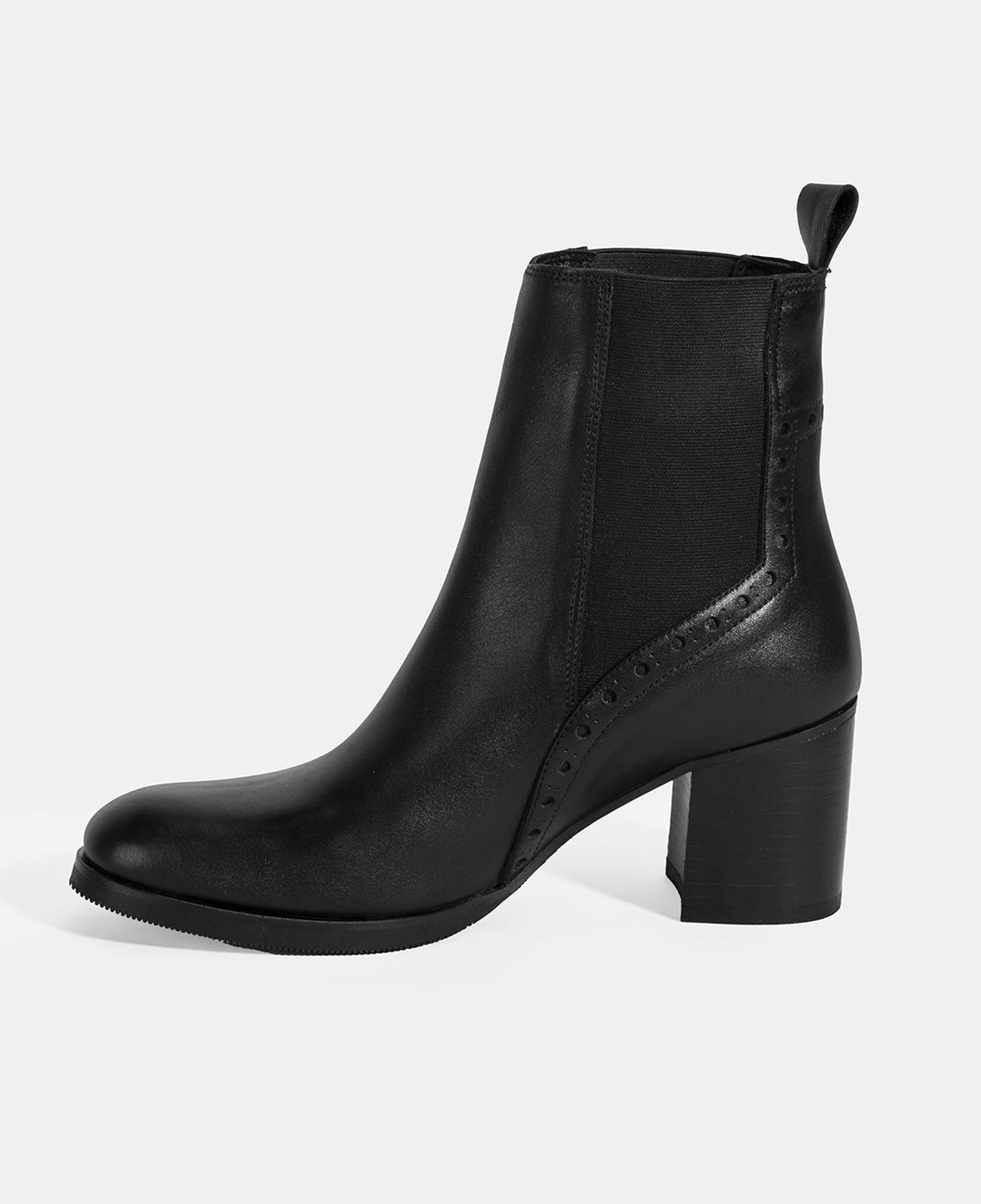 Kadın Siyah Lastik Detaylı Topuklu Deri Bot