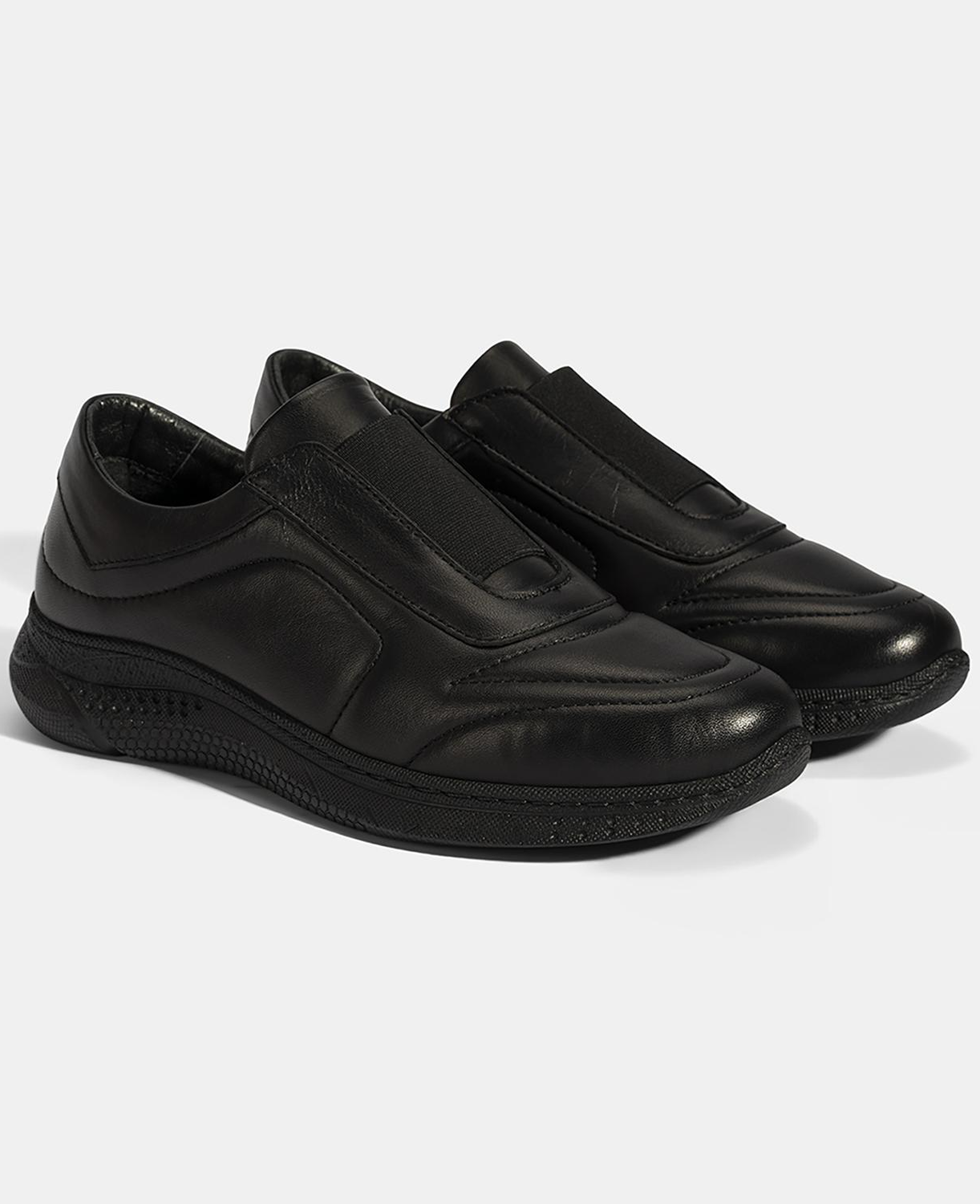 Kadın Siyah Lastikli Deri Spor Ayakkabı