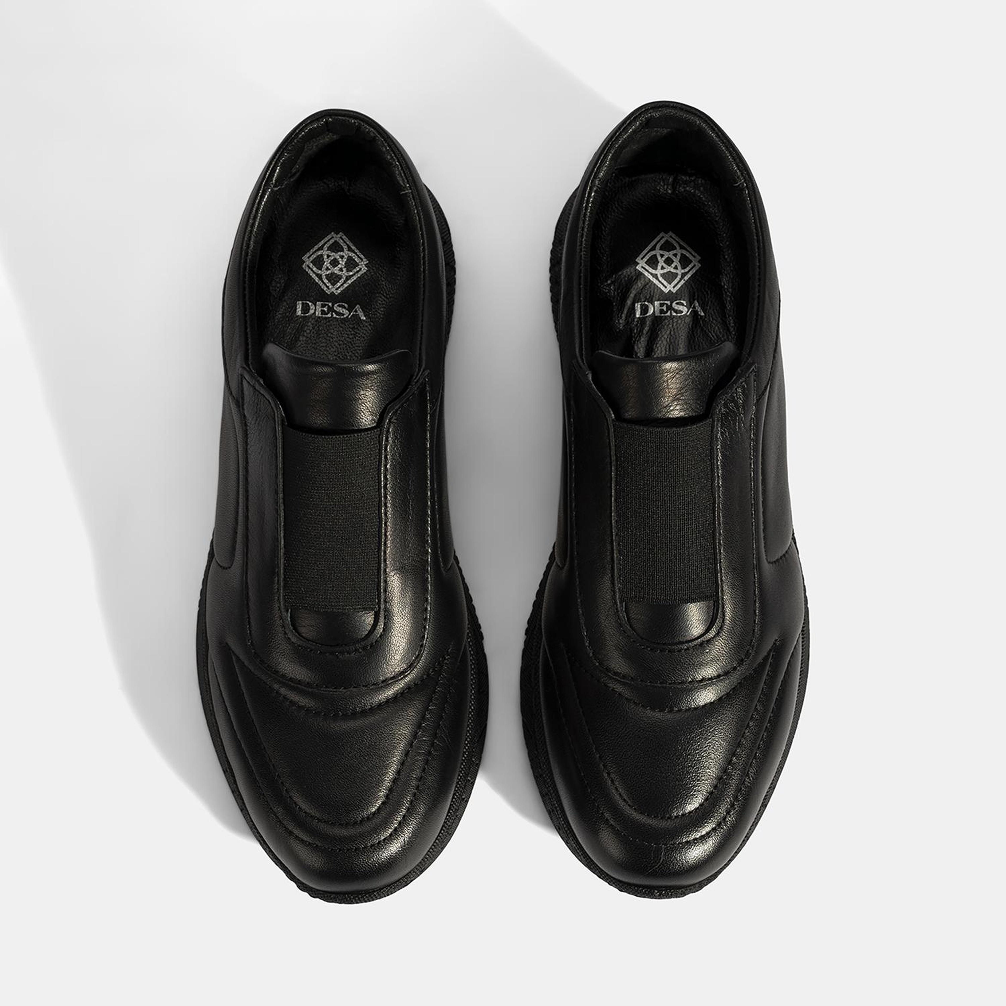 Kadın Siyah Lastikli Deri Spor Ayakkabı