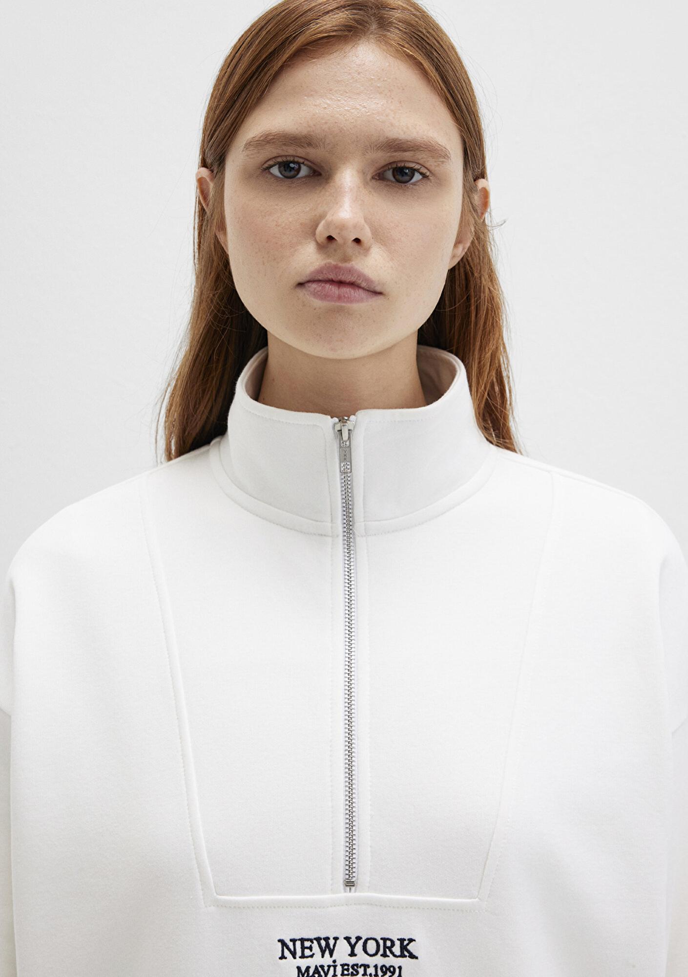 Mavi Yarı Fermuarlı Sırt Baskılı Ekru Sweatshirt 1S10502-70057