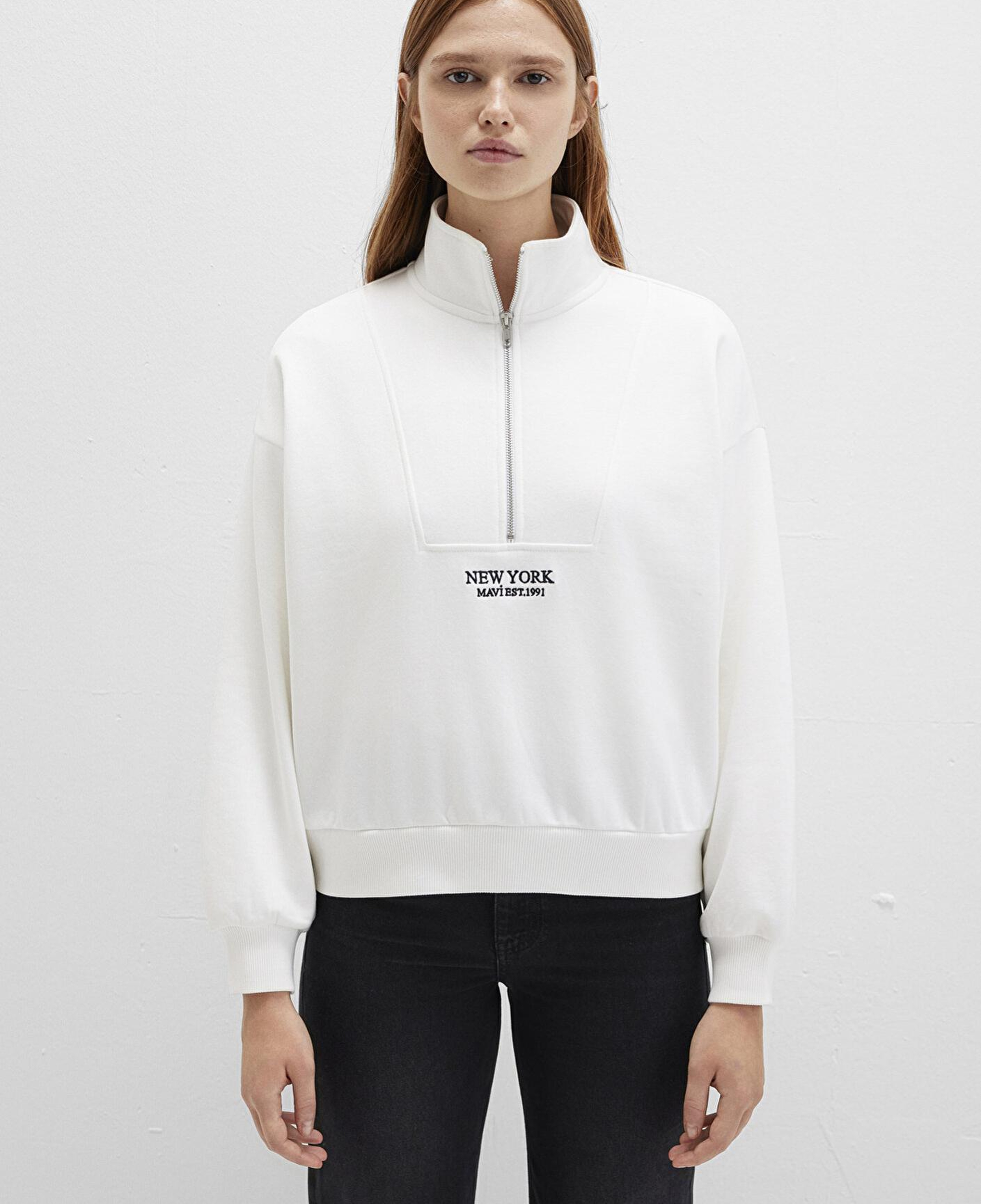 Mavi Yarı Fermuarlı Sırt Baskılı Ekru Sweatshirt 1S10502-70057