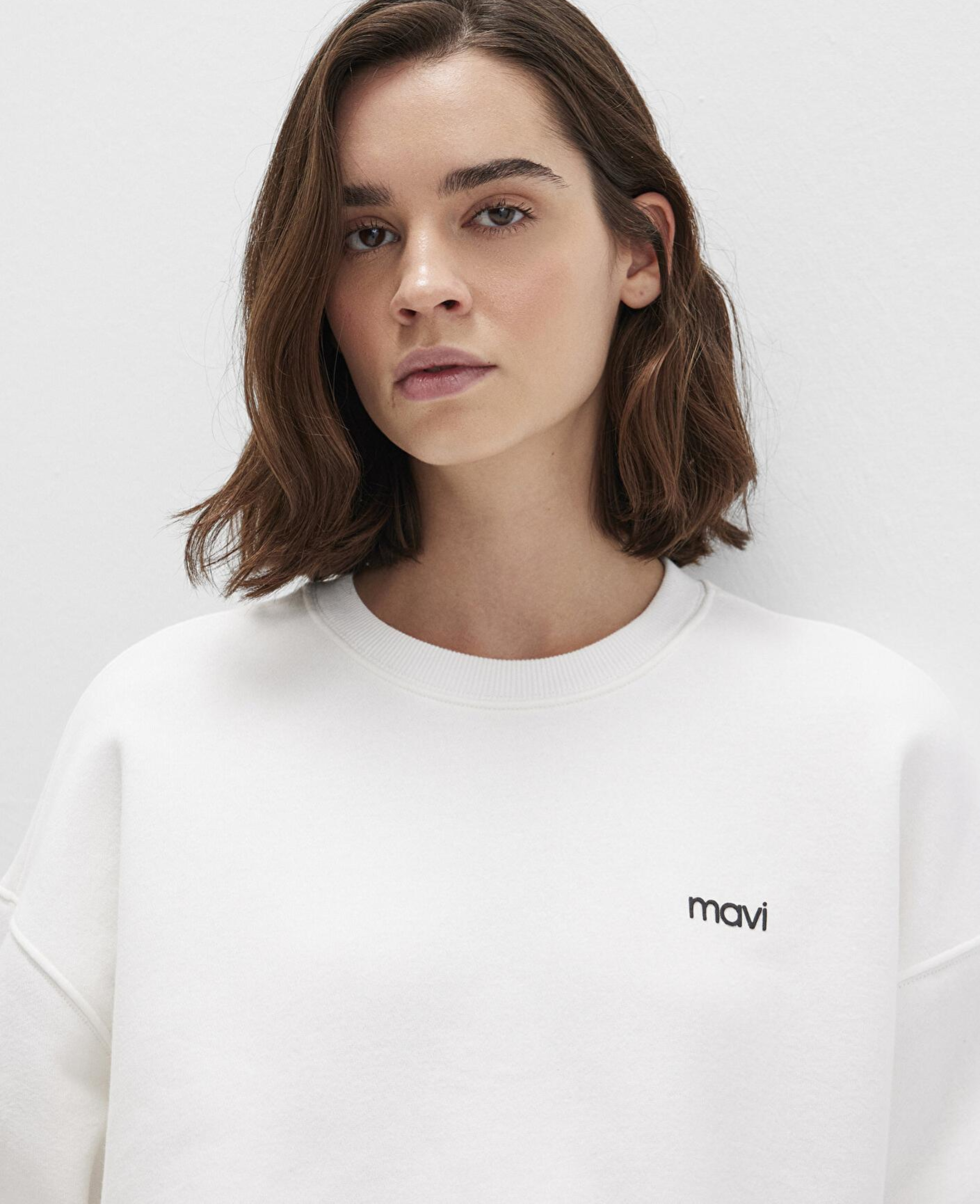 Mavi Mavi Logo Baskılı Ekru Sweatshirt 1S10490-70057