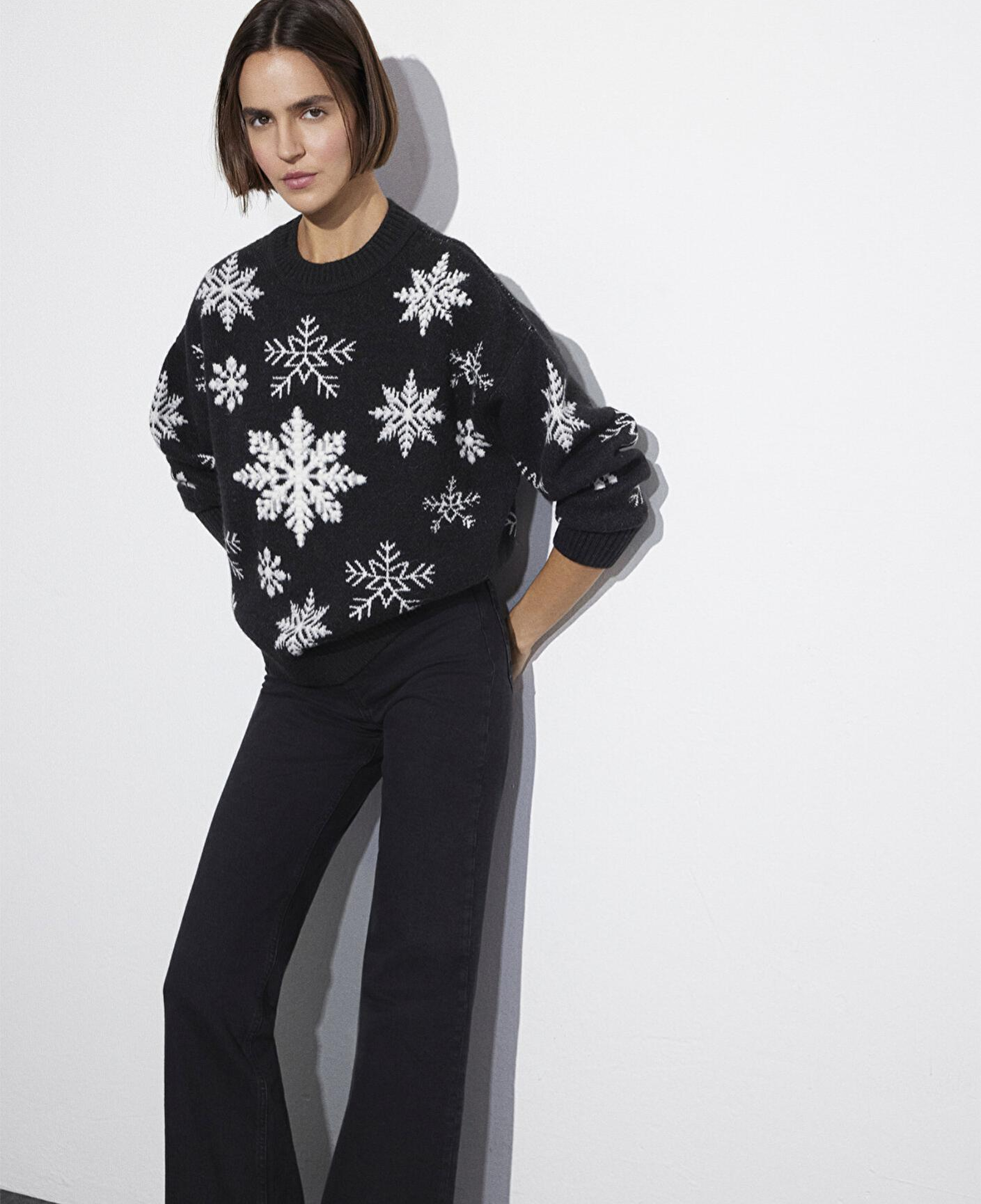 Mavi Yılbaşı Temalı Siyah Kazak Oversize / Geniş Kesim 1710861-900