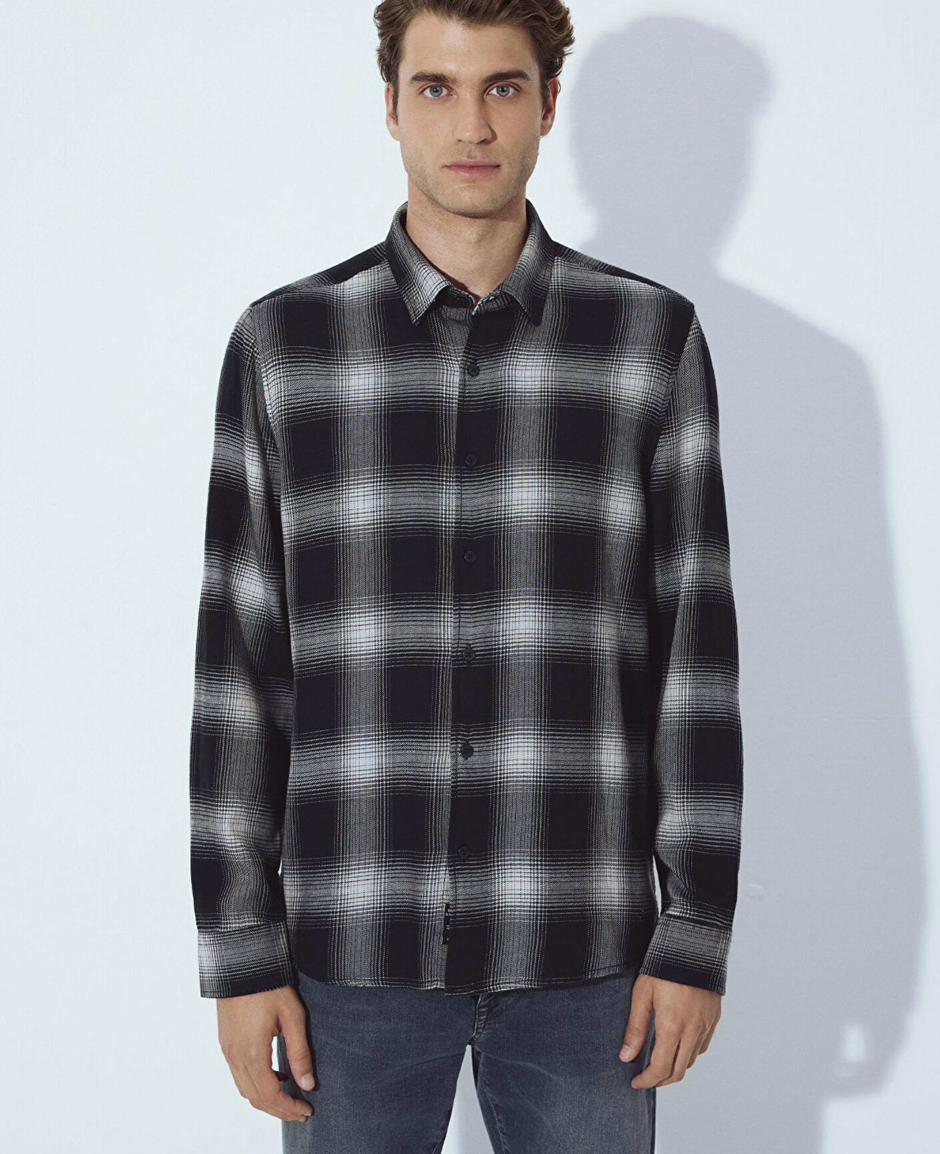 Mavi Kareli Siyah Gömlek Regular Fit / Normal Kesim 0211770-91367