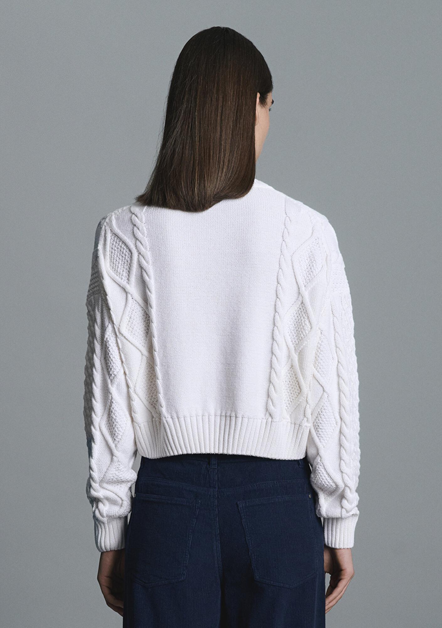 Mavi M Logo Crop Ekru Kazak Loose Fit / Bol Rahat Kesim 1710796-80194