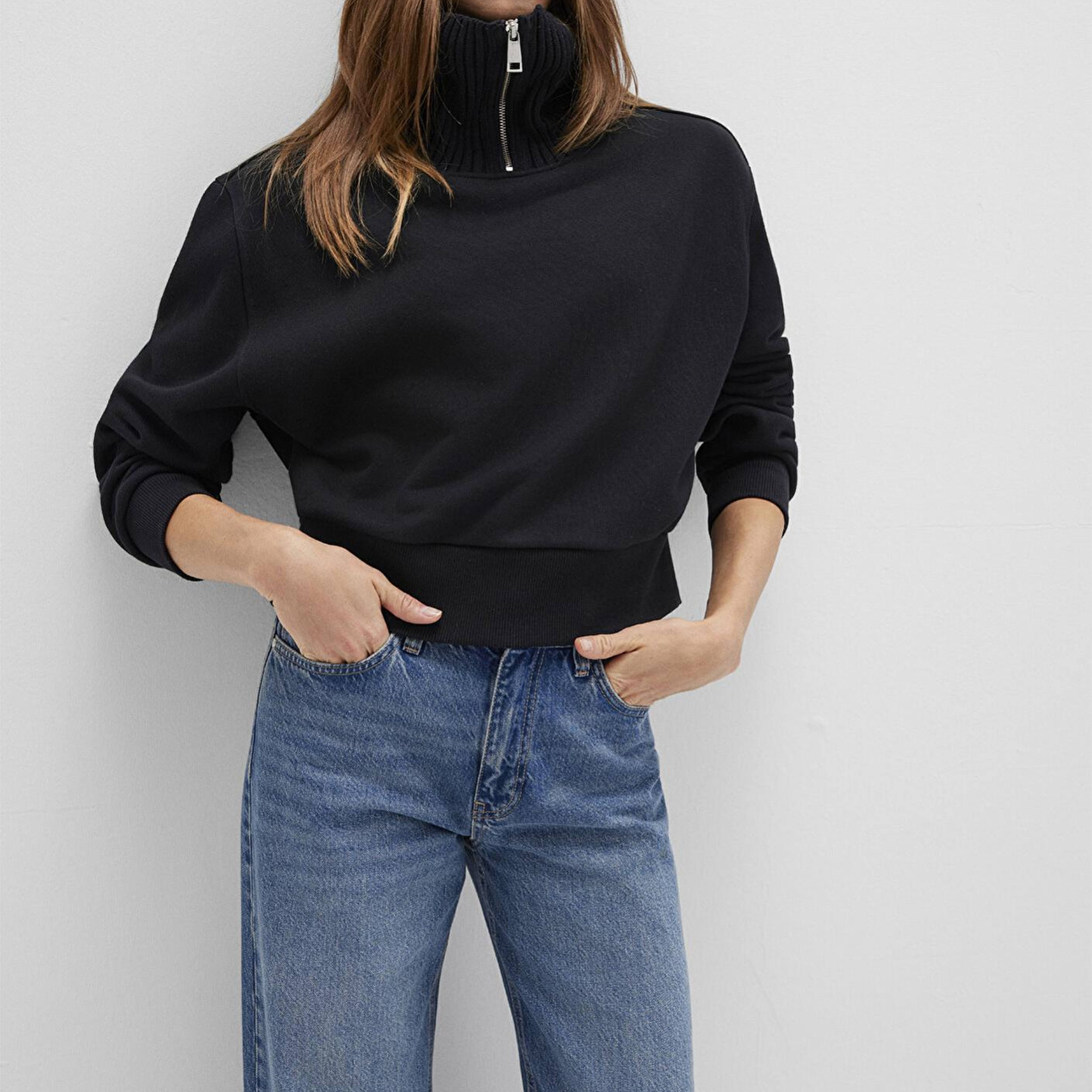 Mavi Yarı Fermuarlı Dik Yaka Siyah Sweatshirt 1S10434-900