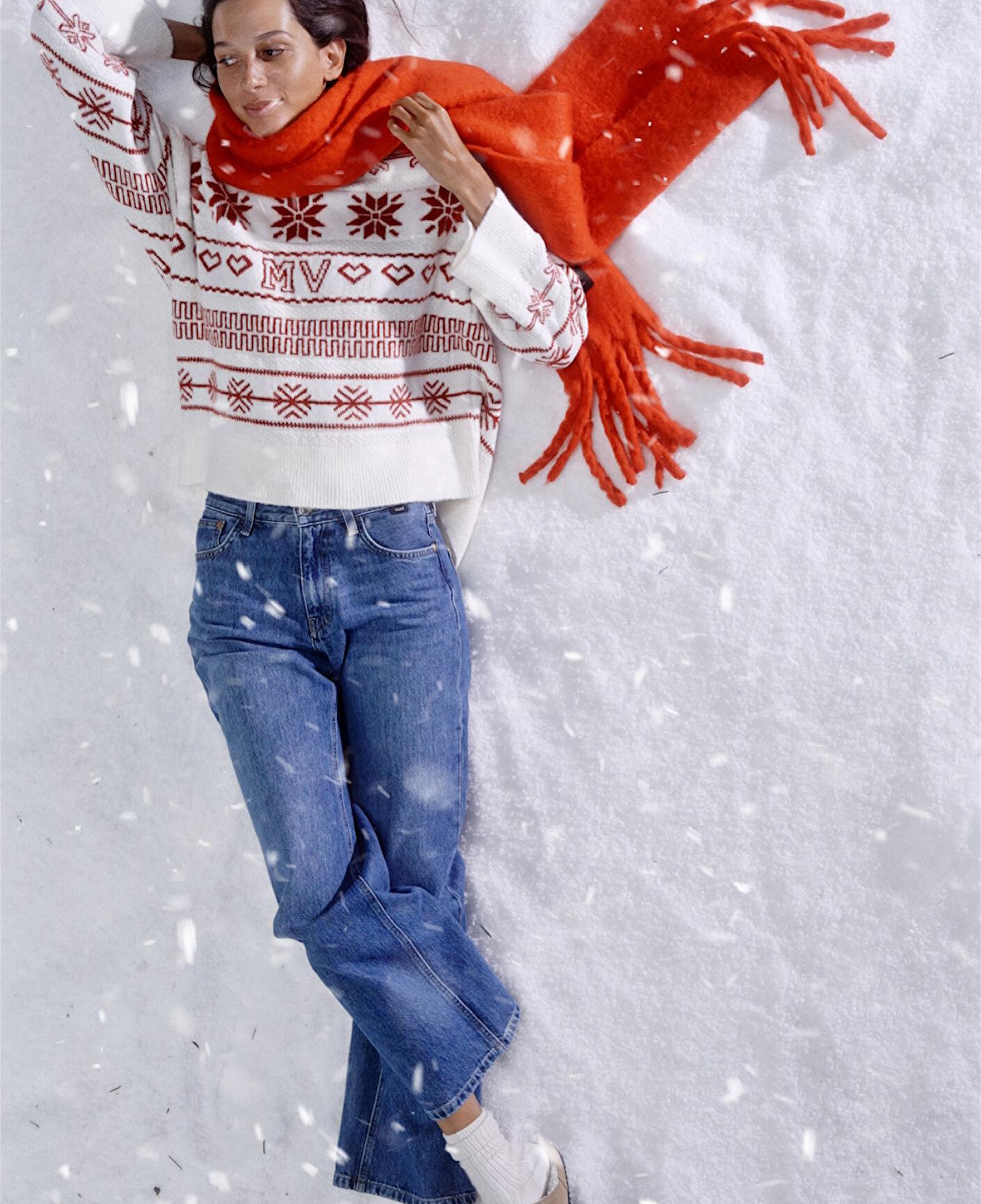 Mavi Yılbaşı Temalı Ekru Kazak Oversize / Geniş Kesim 1710804-70057