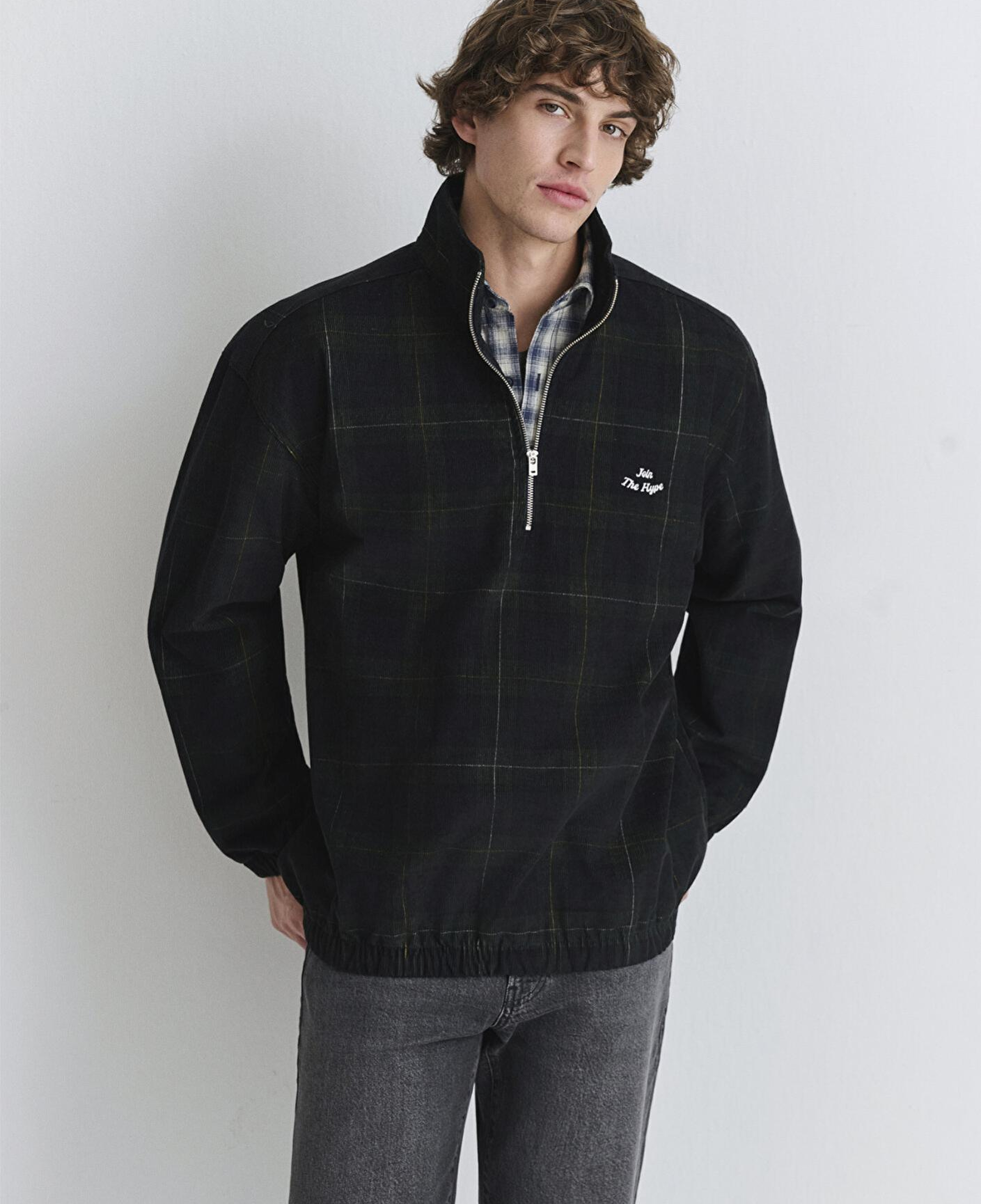 Mavi Yarı Fermuarlı Kareli Siyah Sweatshirt 0211777-91298