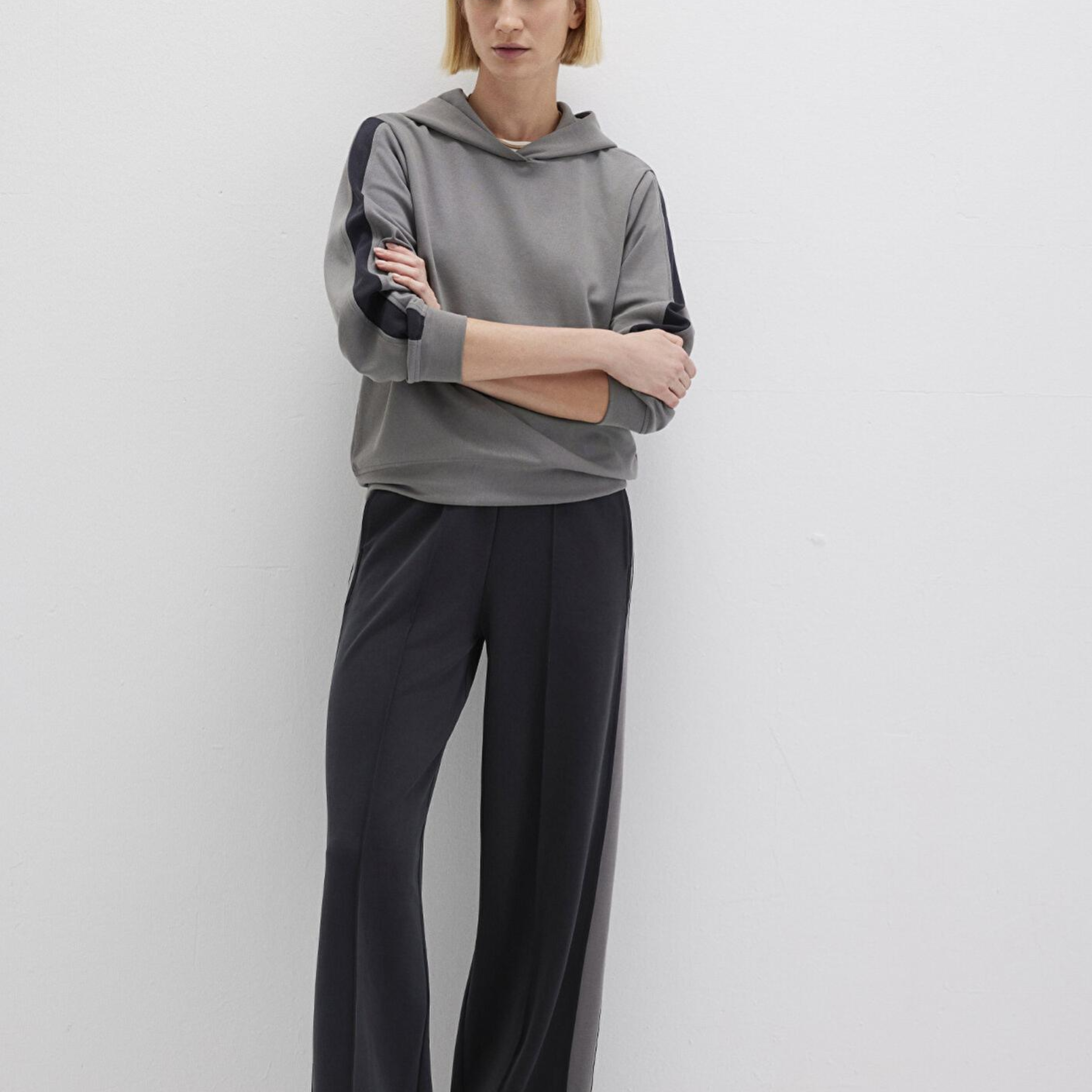 Mavi Şerit Detaylı Kapüşonlu (TENCEL™) Modal Gri Sweatshirt 1S10443-82577