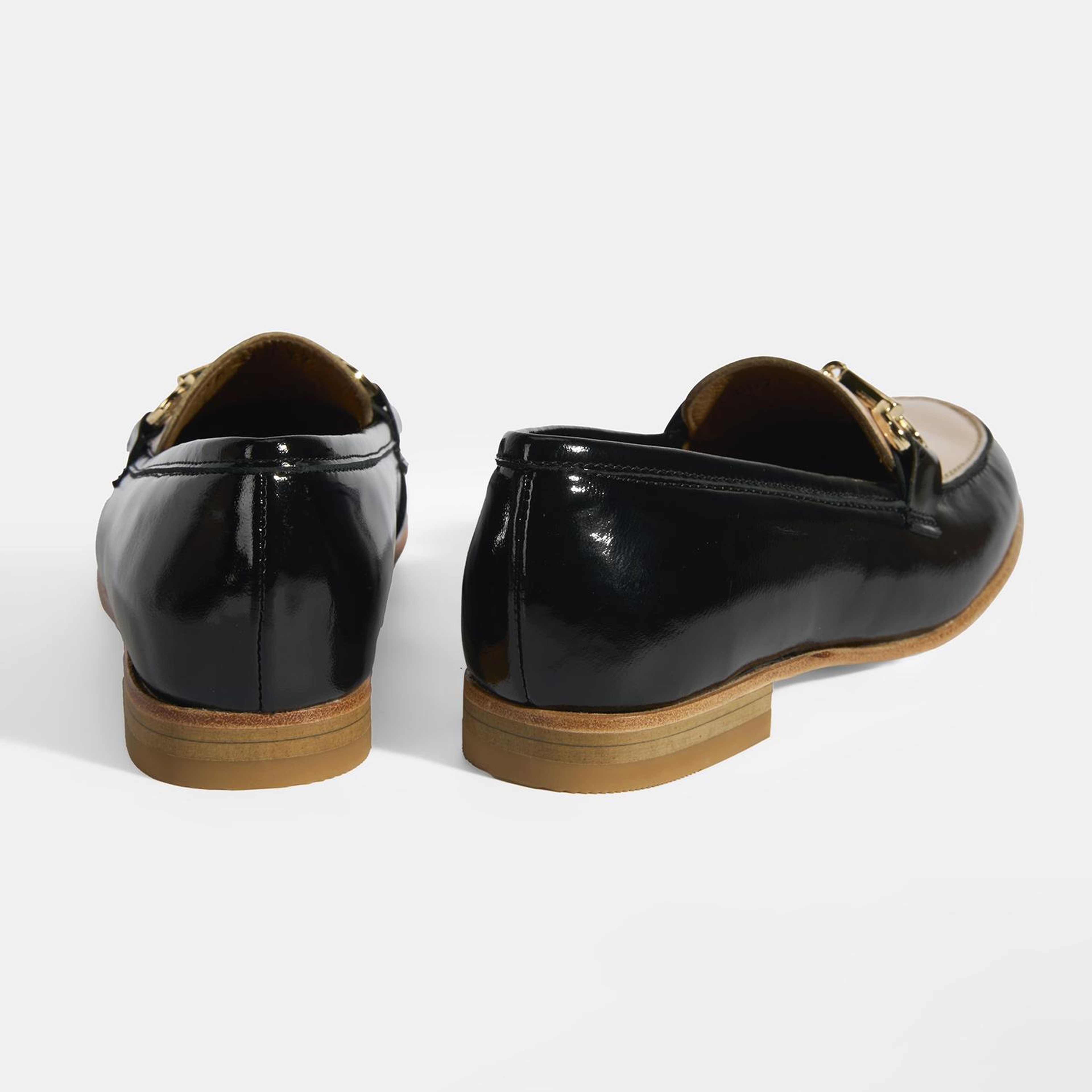 Siyah Kadın Metal Aksesuarlı Slip-On Rugan Loafer