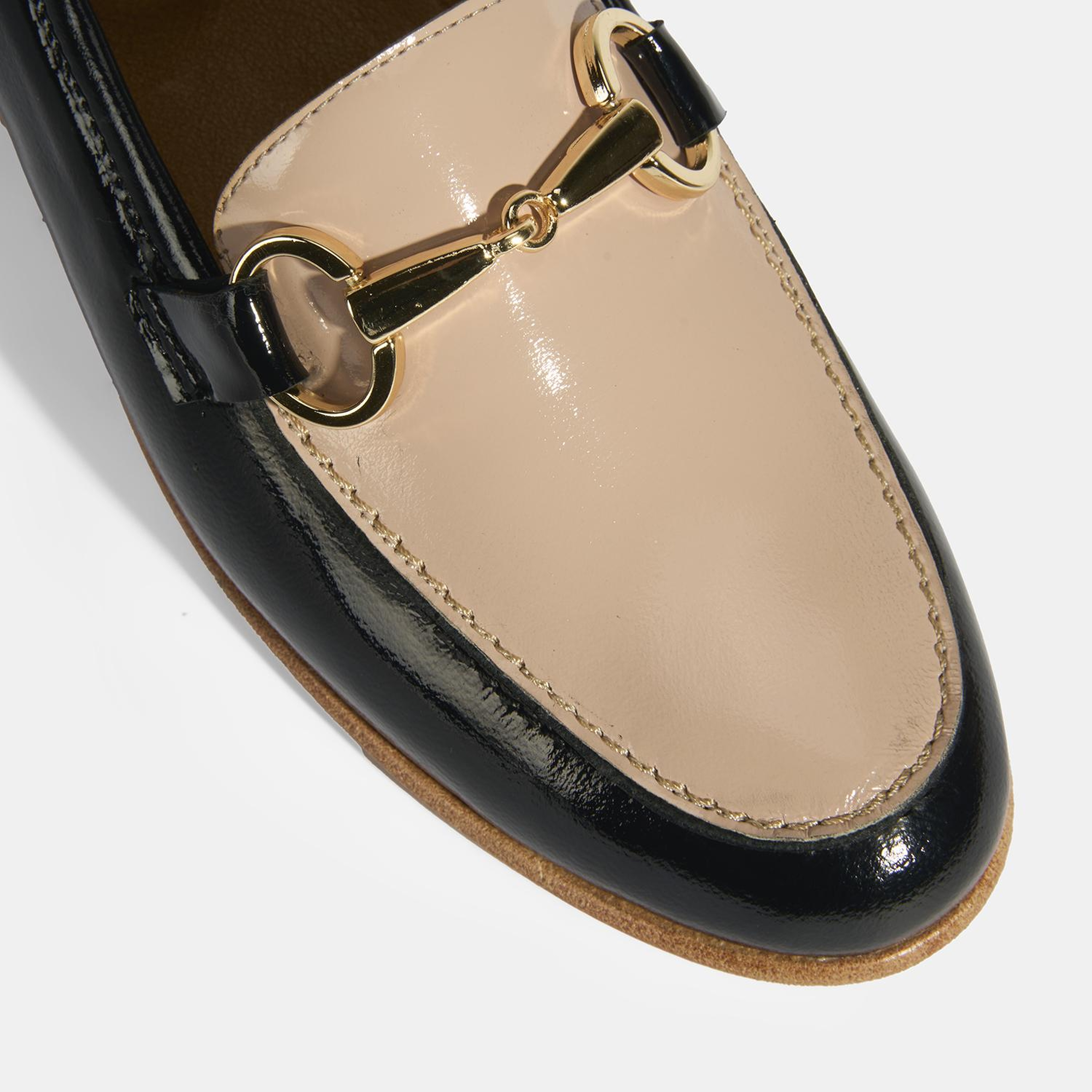 Siyah Kadın Metal Aksesuarlı Slip-On Rugan Loafer