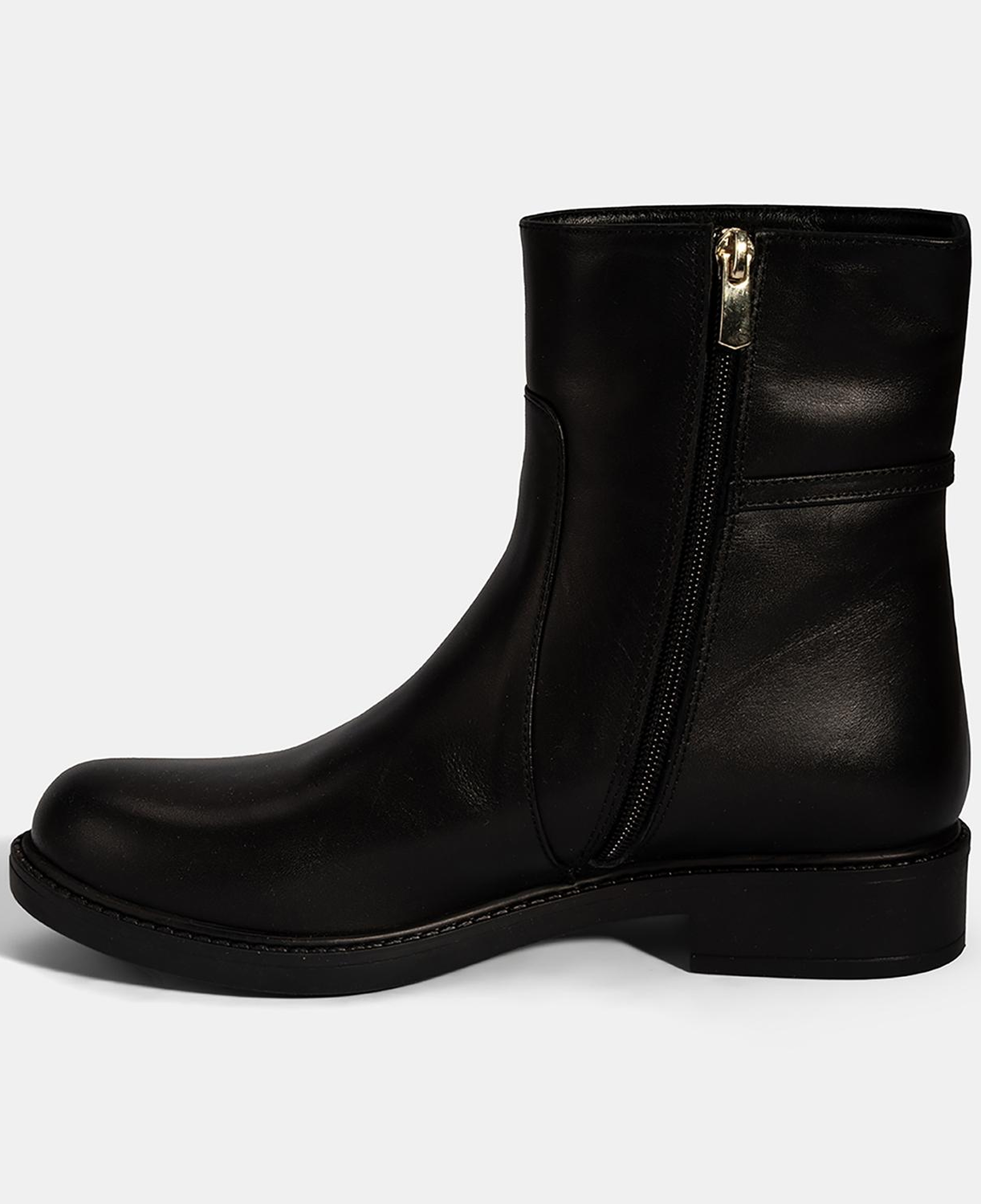 Kadın Siyah Metal Aksesuarlı Deri Bot