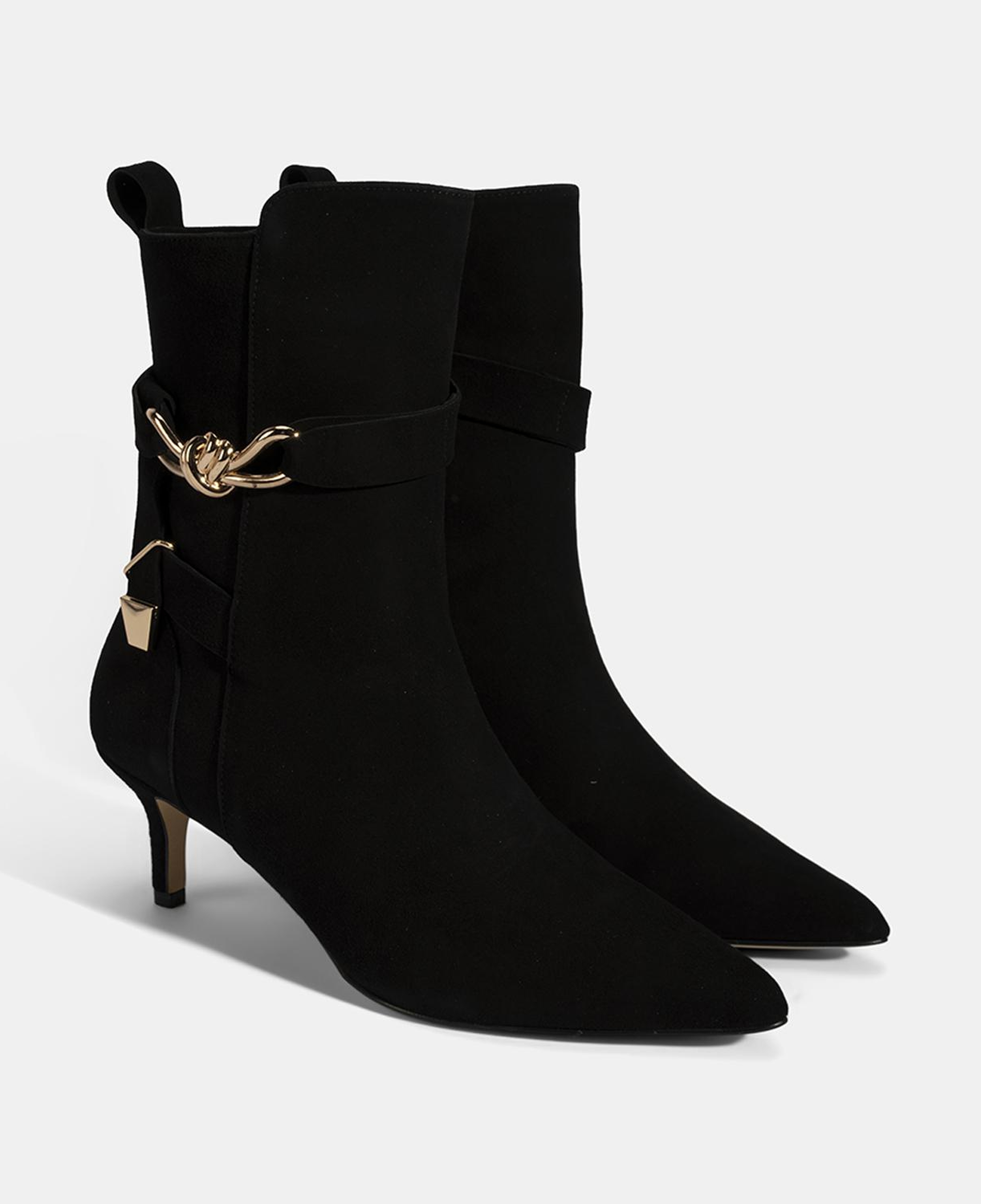 Kadın Siyah Sivri Burunlu İnce Topuklu Süet Çizme