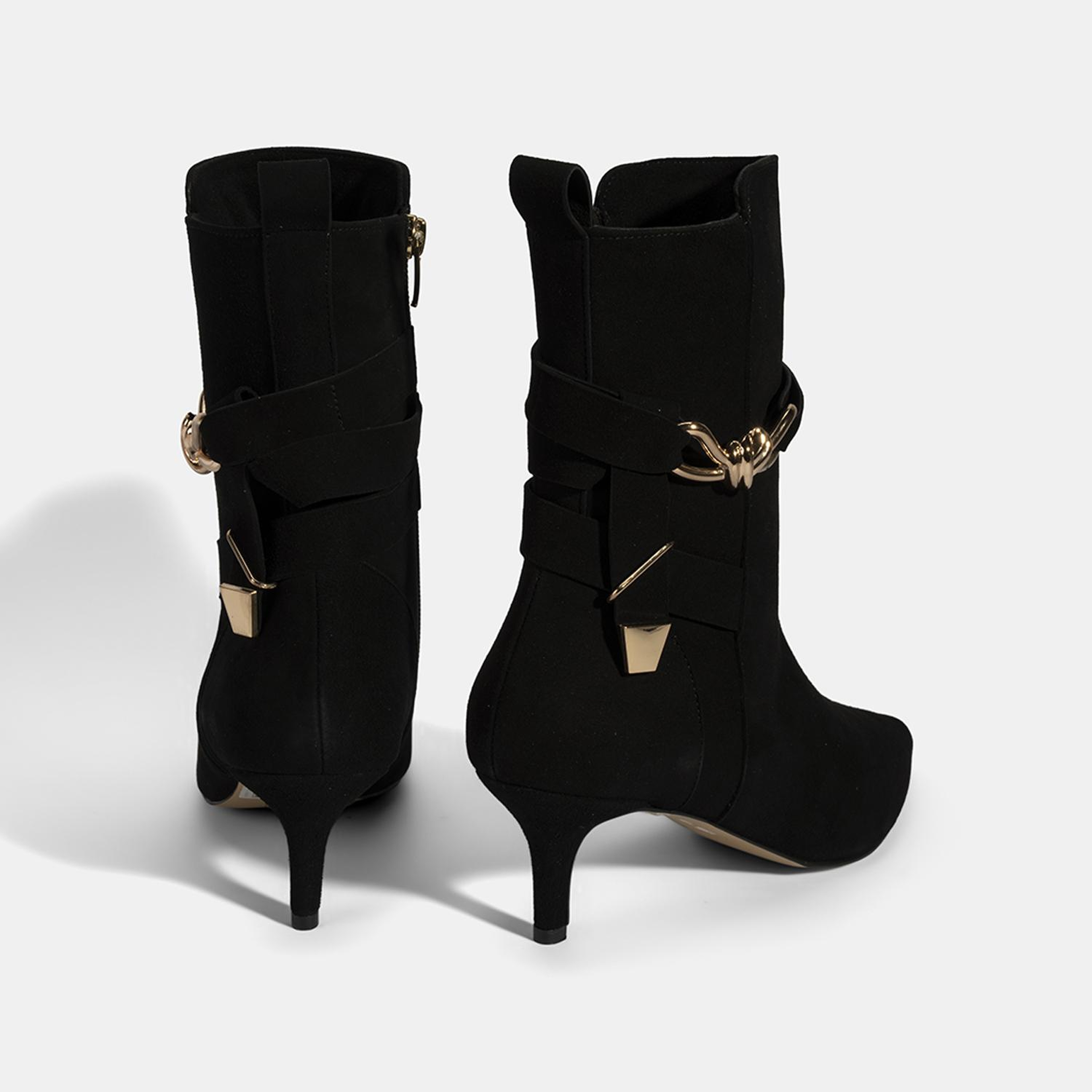 Kadın Siyah Sivri Burunlu İnce Topuklu Süet Çizme