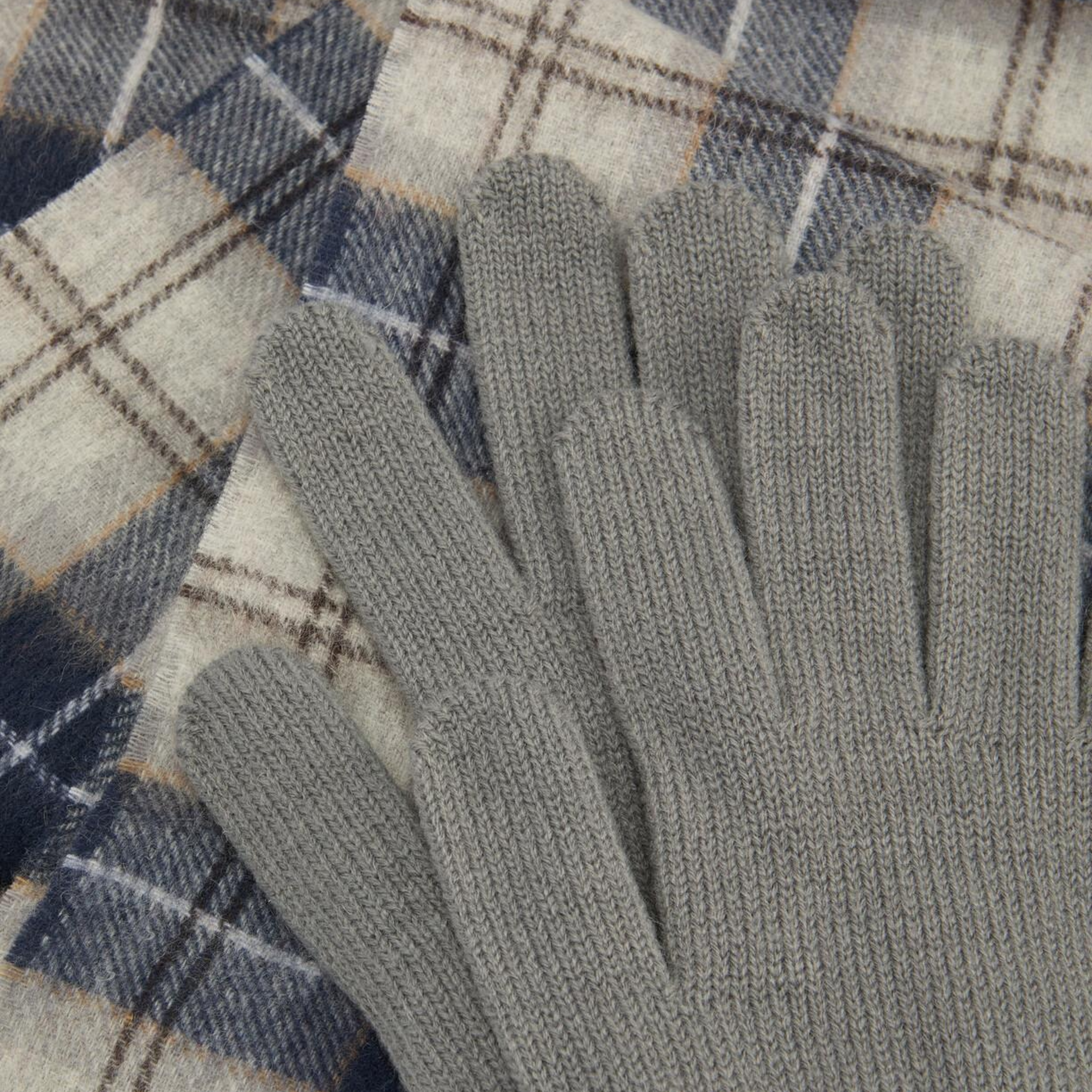 Barbour Tartan Atkı ve Eldiven Hediye Seti