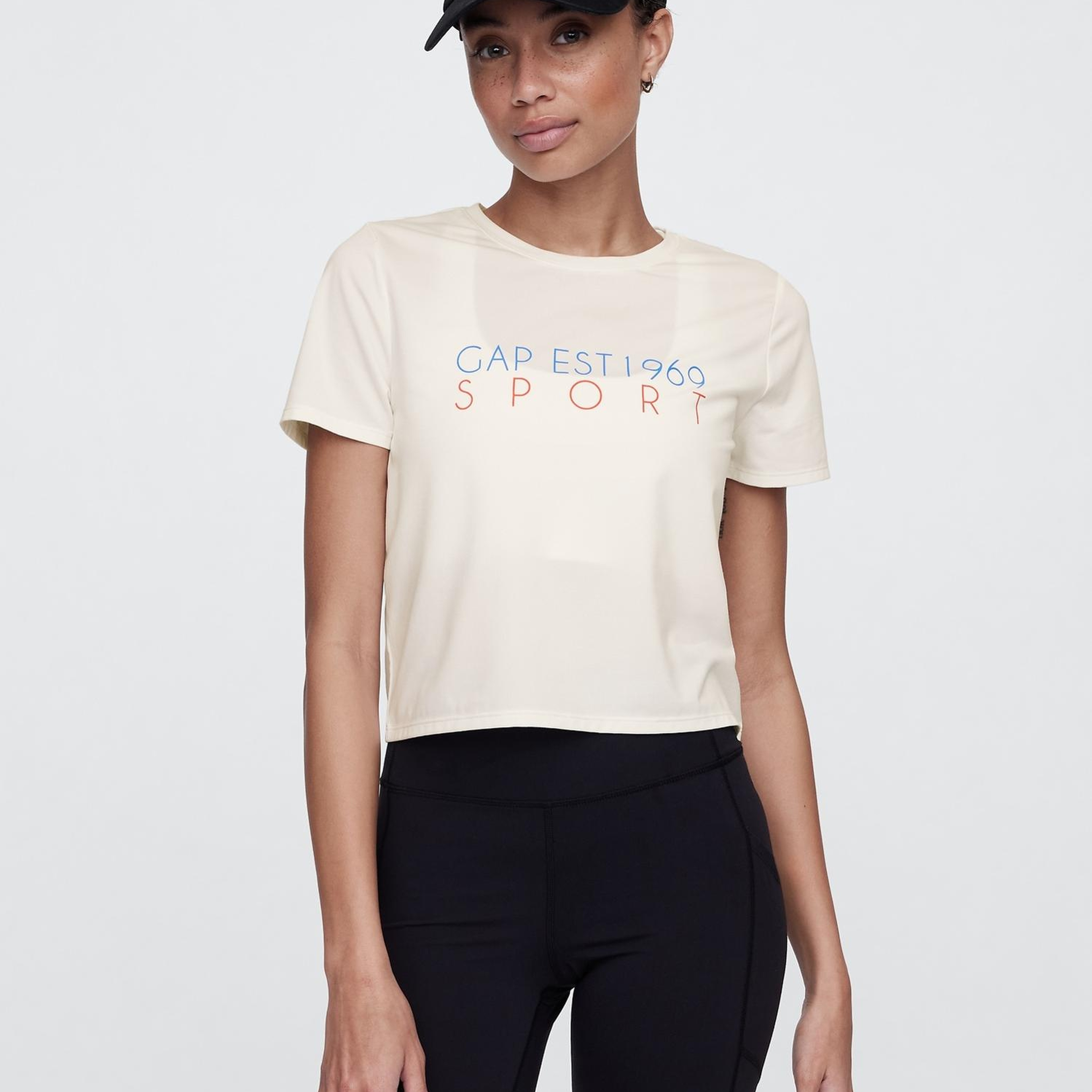 Kadın Krem GapFit Brushed Jersey Crop T-Shirt