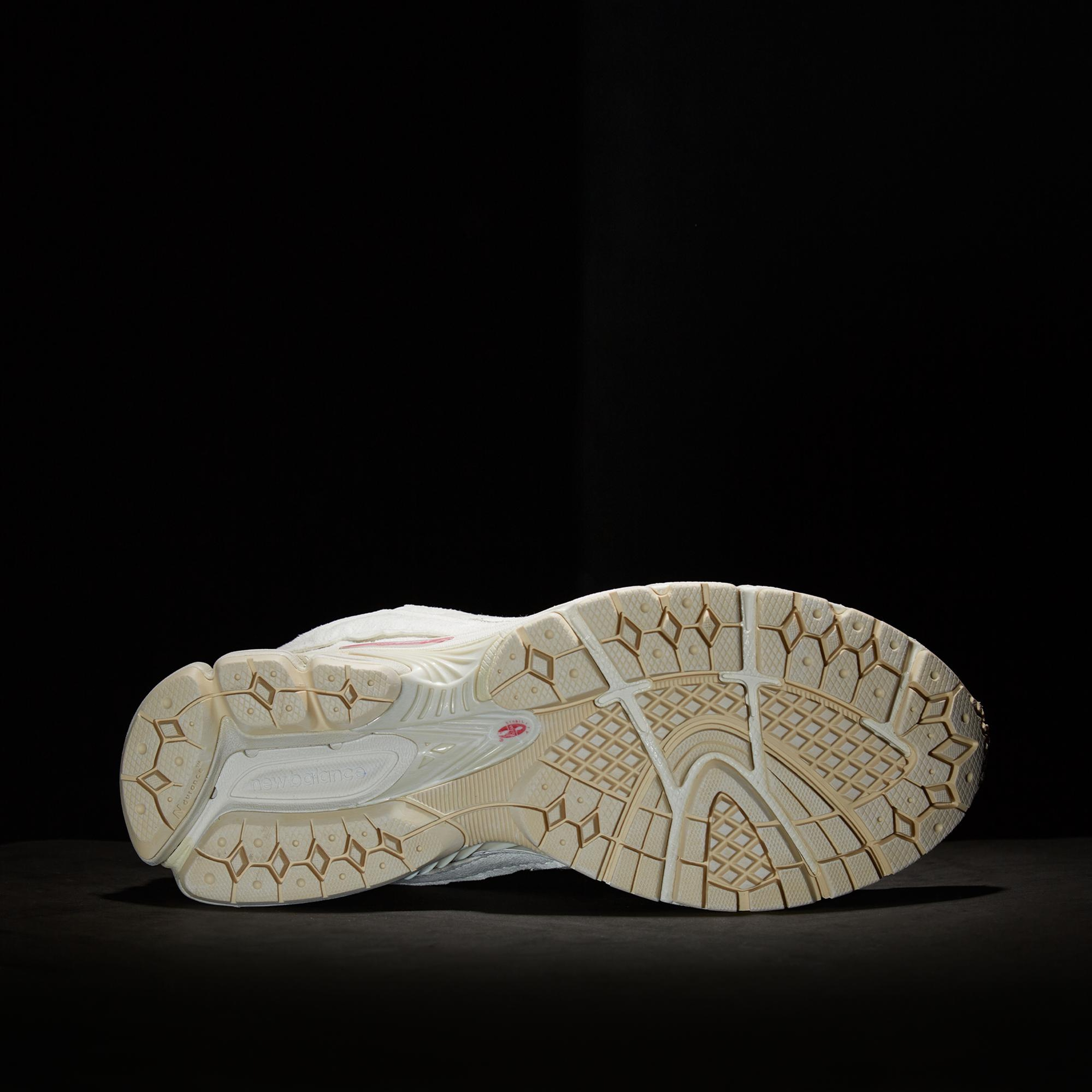 New Balance 2002 Lifestyle Unisex Beyaz Spor Ayakkabı