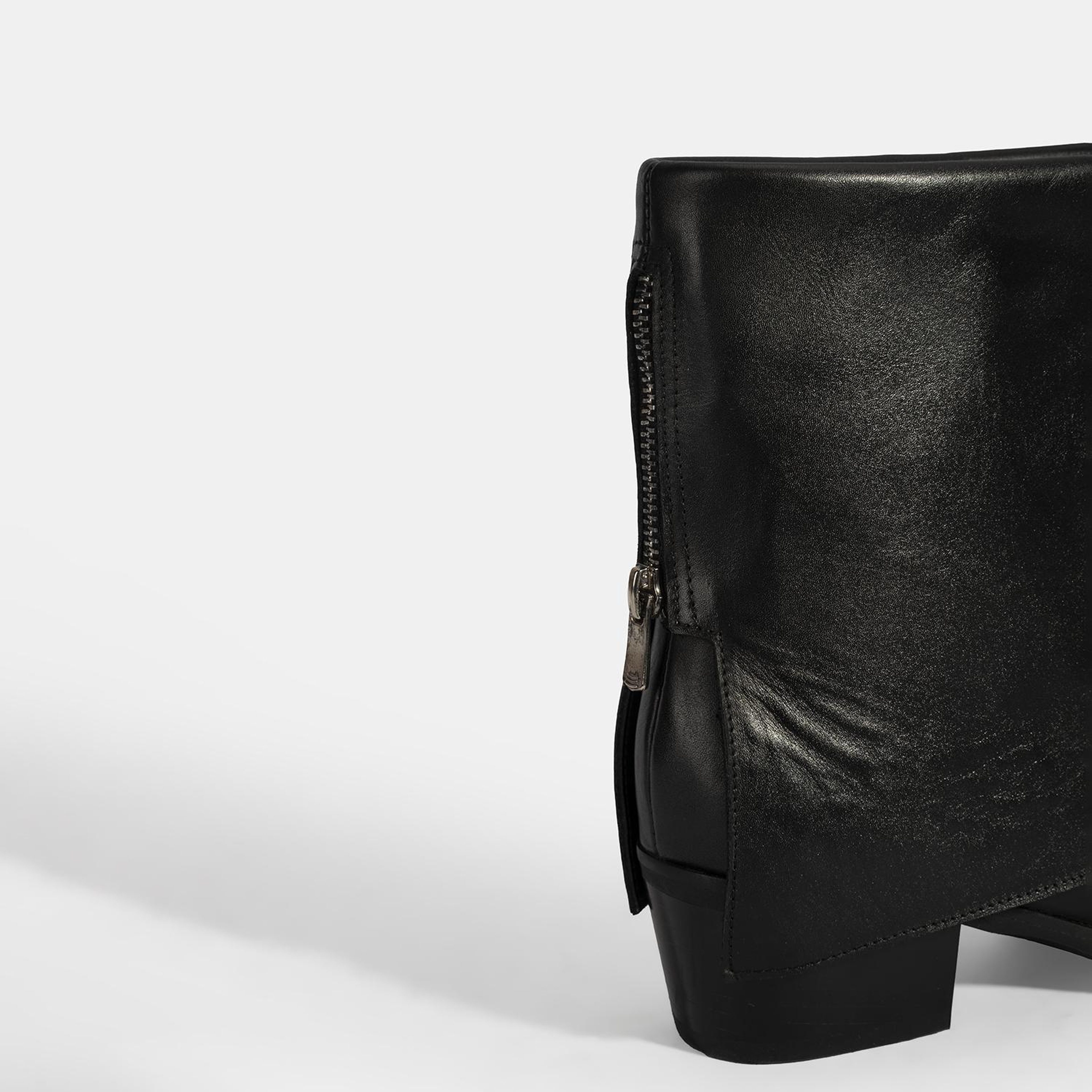 Kadın Siyah Katlama Detaylı Topuklu Deri Bot