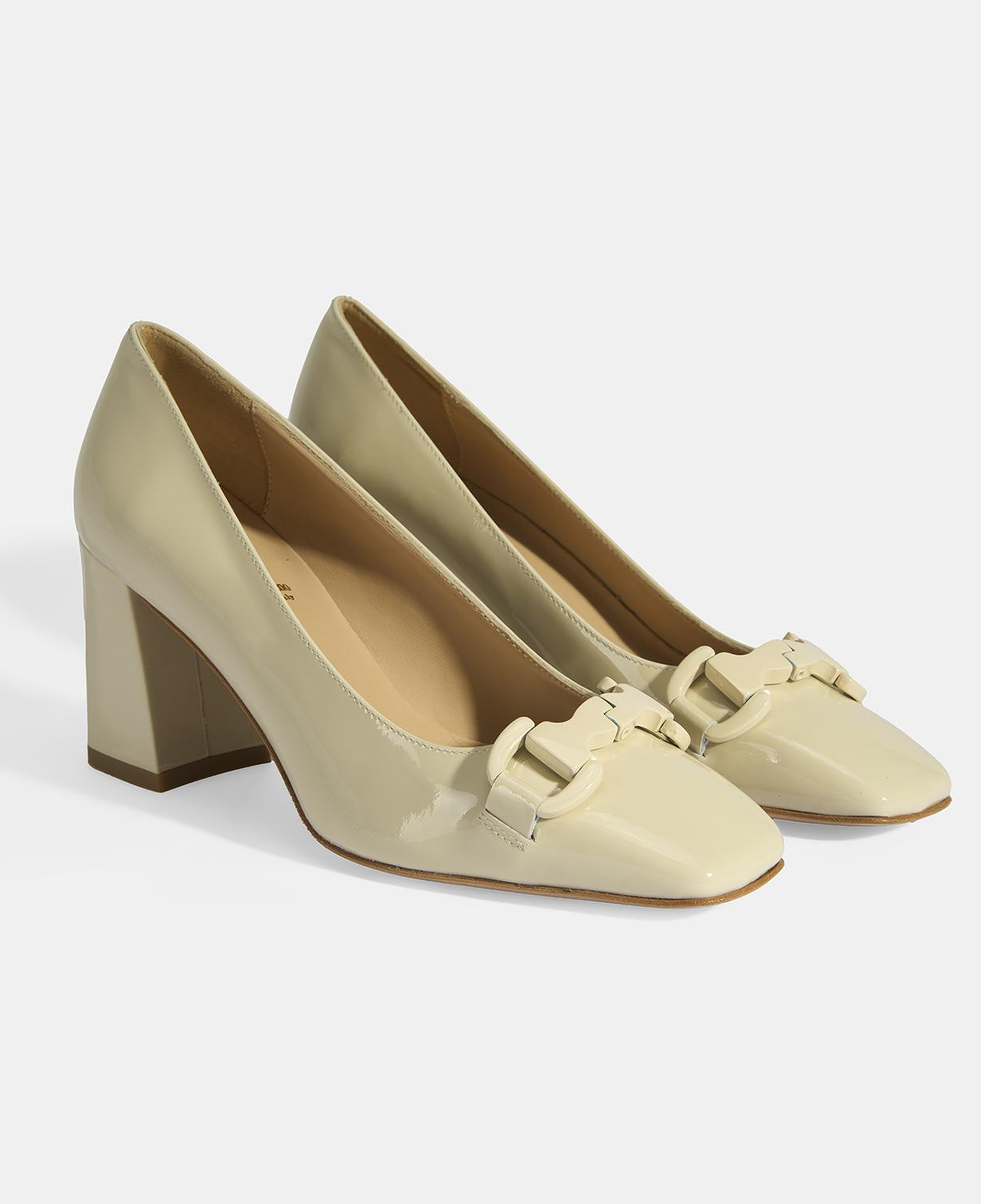 Luca Grossi Kadın Krem Toka Aksesuarlı Rugan Babet