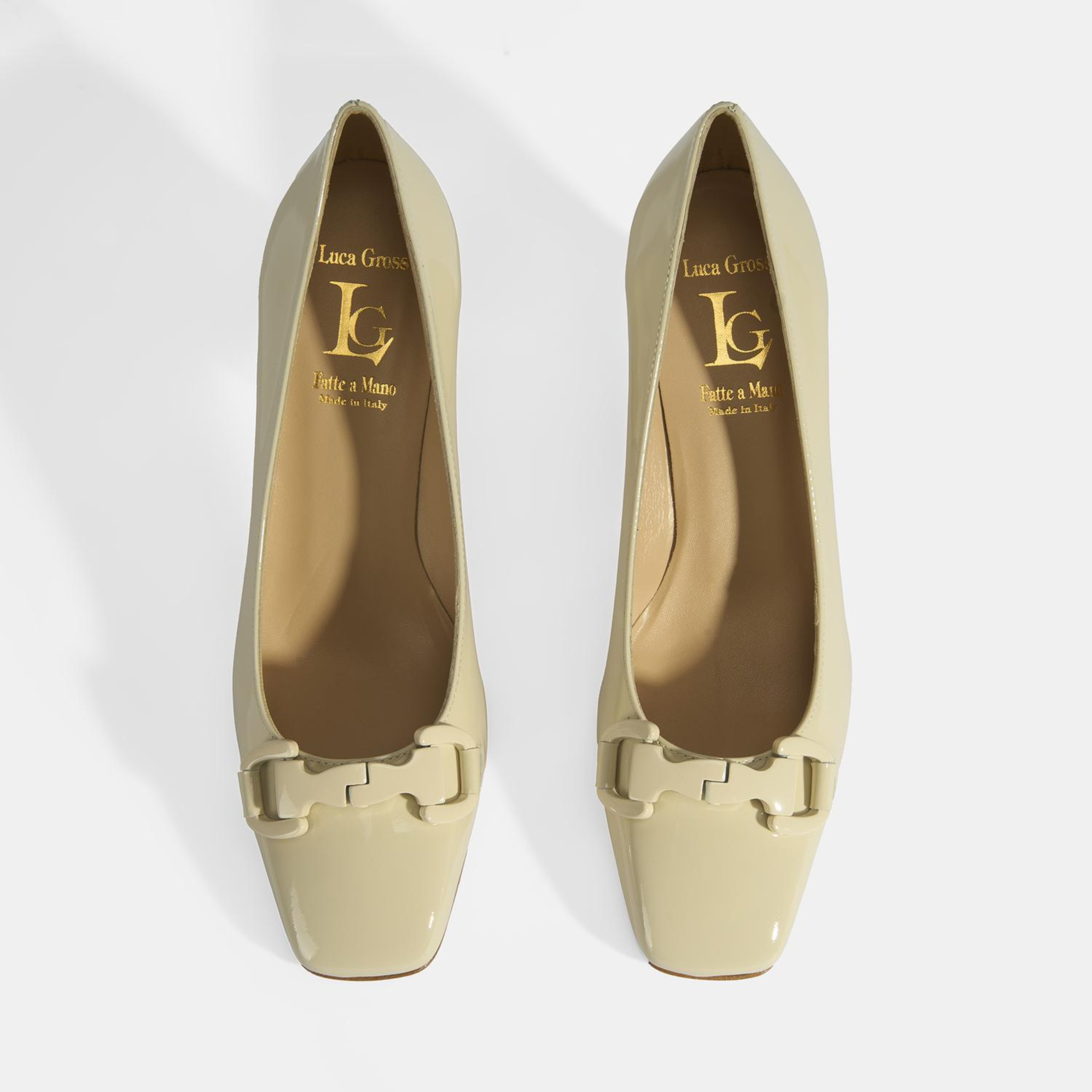 Luca Grossi Kadın Krem Toka Aksesuarlı Rugan Babet