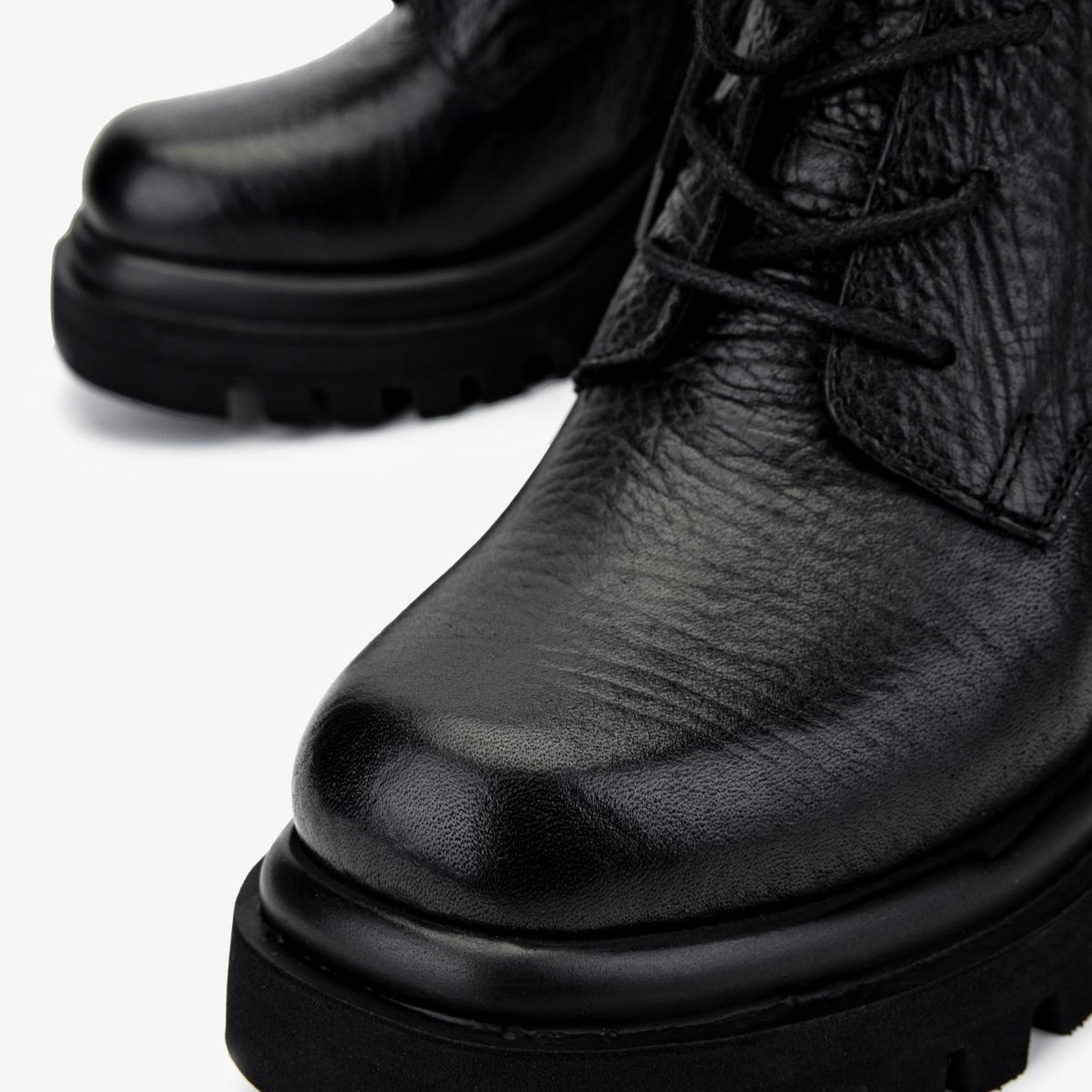 Valmenti Kadın Hakiki Deri Siyah Floter Topuklu Bot