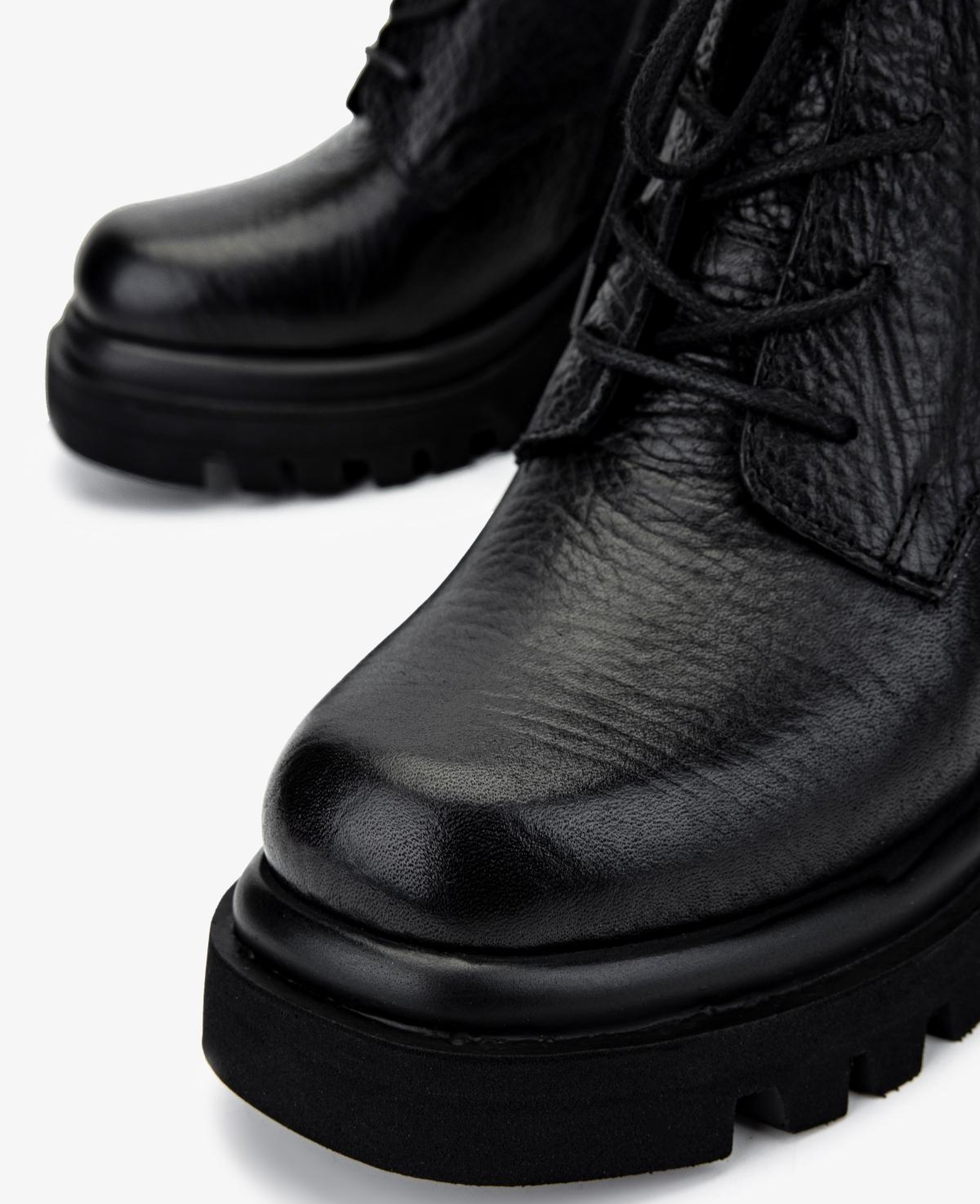 Valmenti Kadın Hakiki Deri Siyah Floter Topuklu Bot