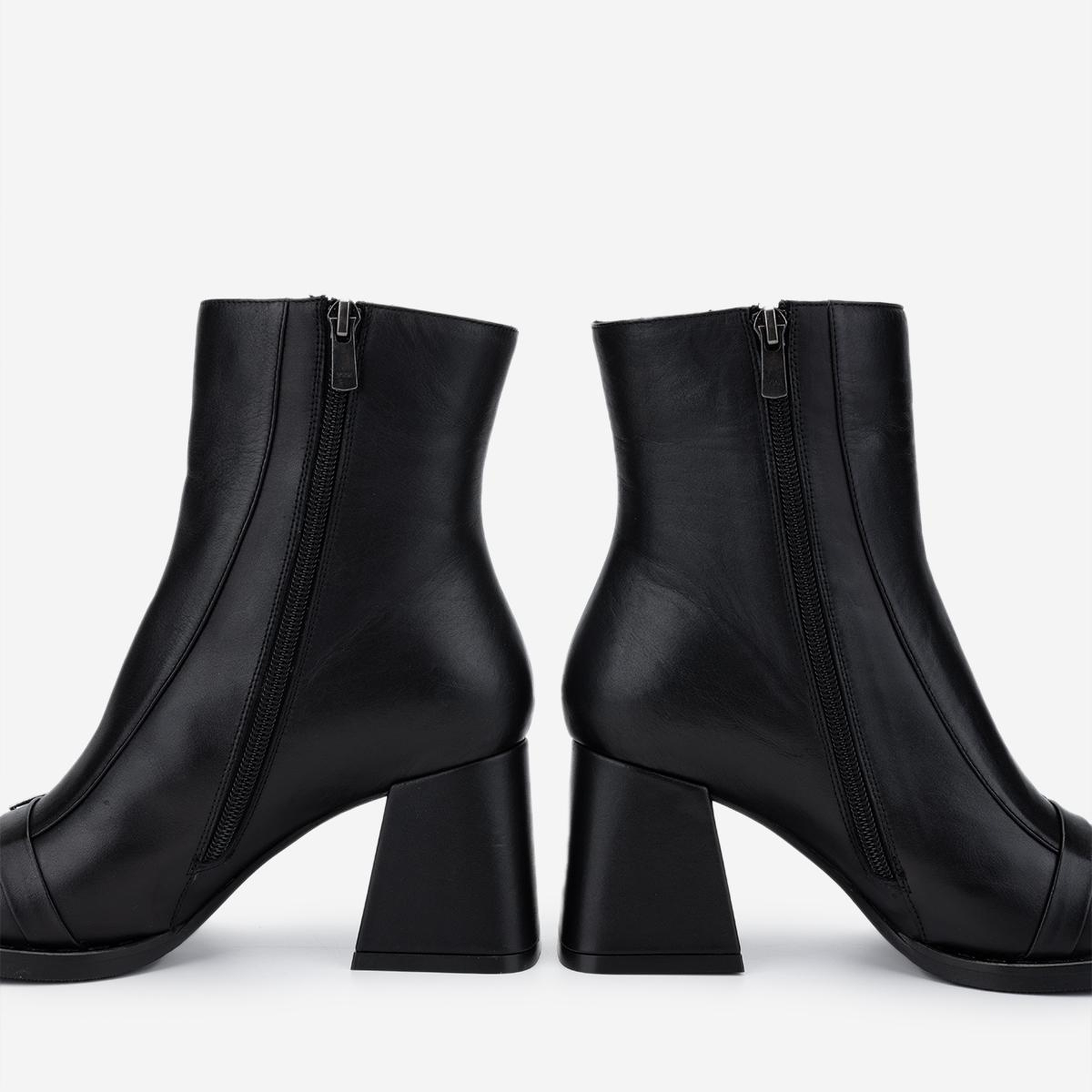 Valmenti Kadın Hakiki Deri Siyah Topuklu Bot