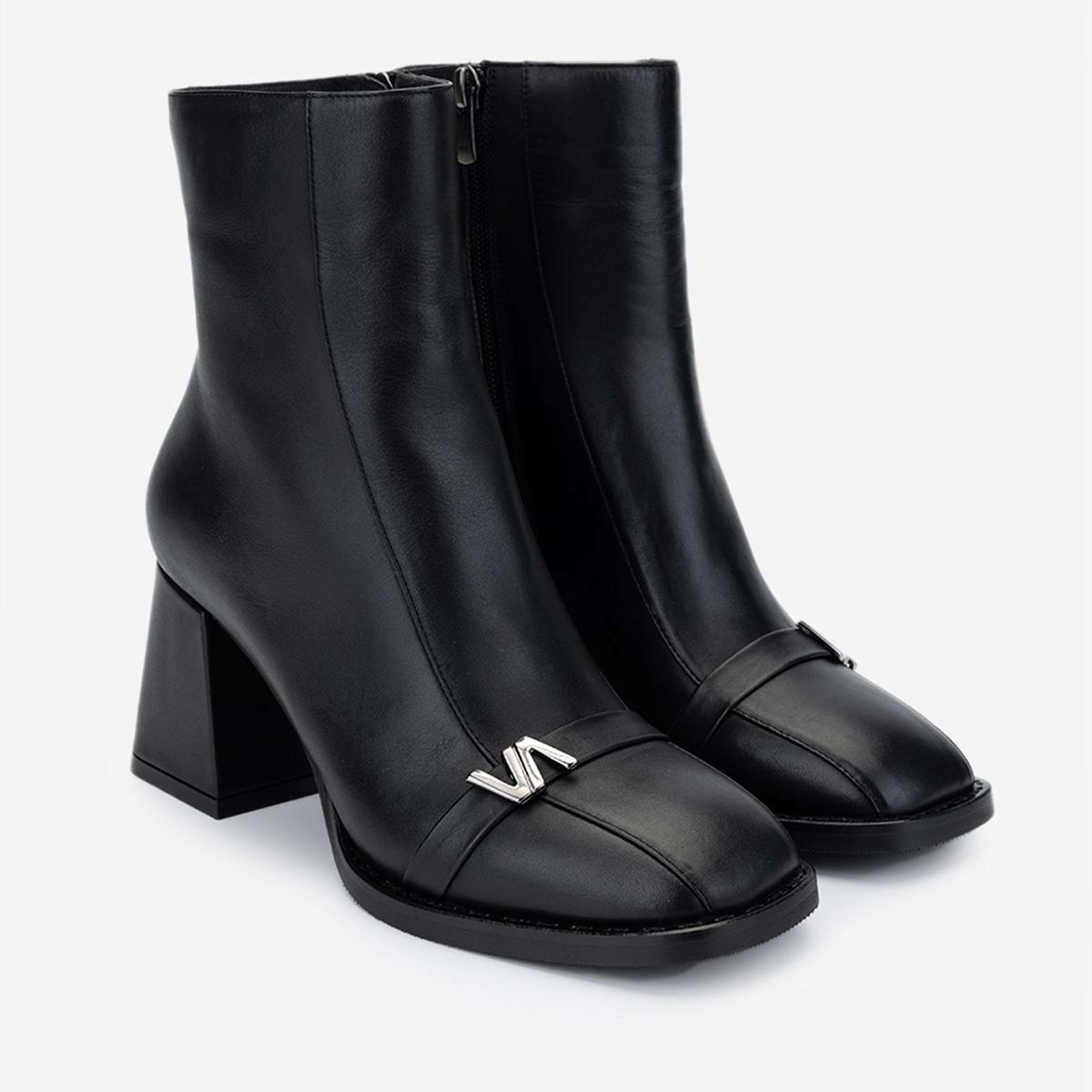 Valmenti Kadın Hakiki Deri Siyah Topuklu Bot