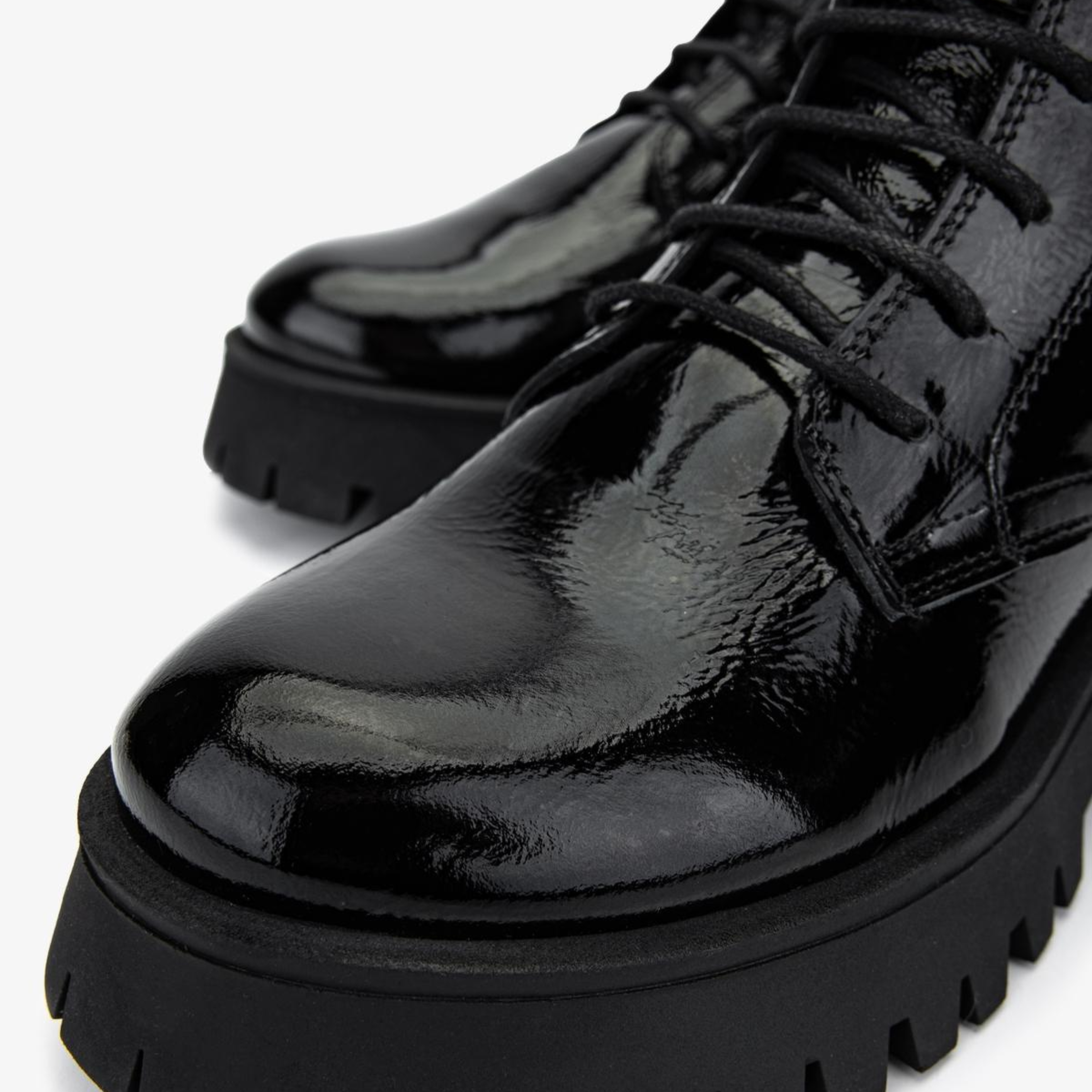 Valmenti Kadın Hakiki Deri Siyah Kırışık Rugan Düz Bot