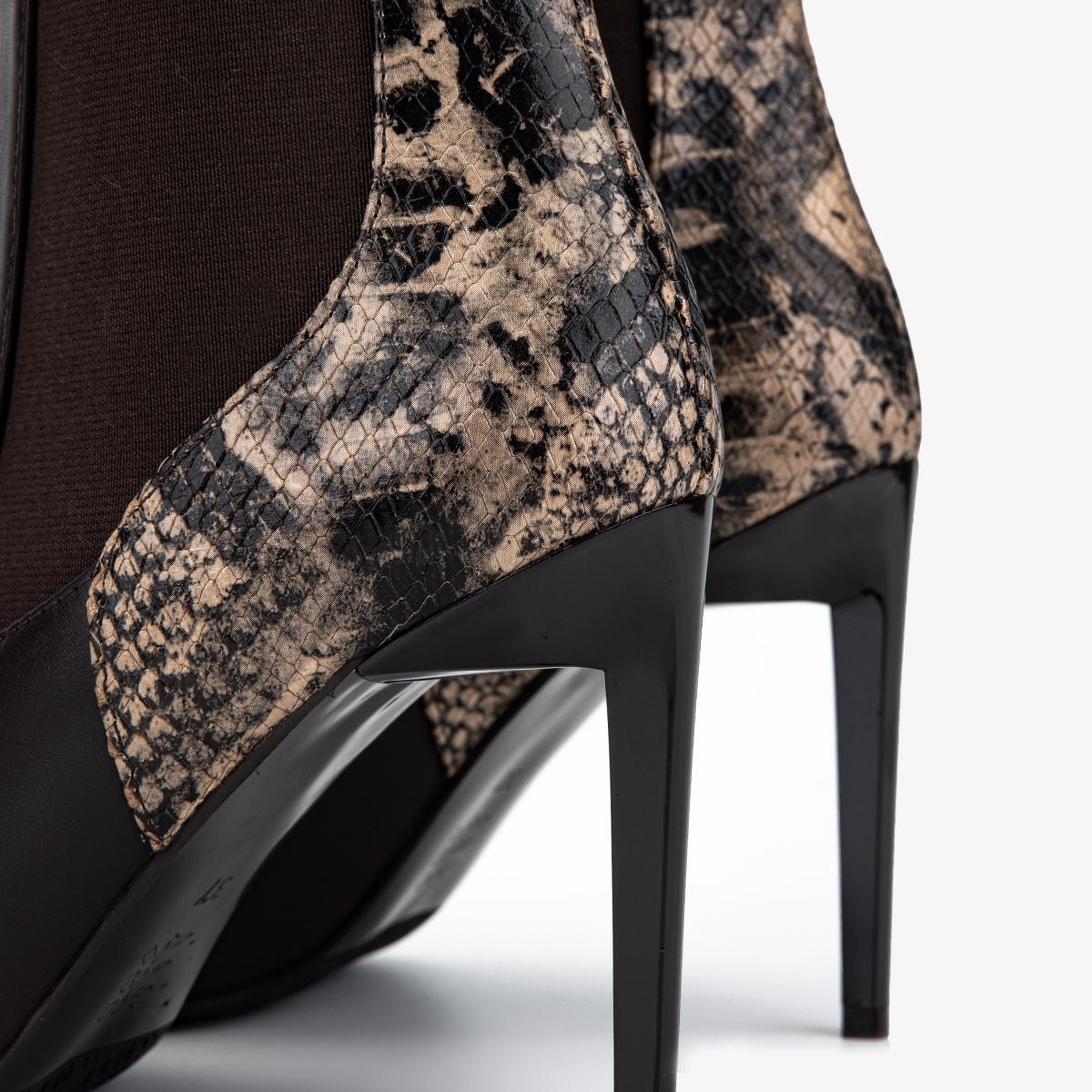 Valmenti Kadın Hakiki Deri Kahverengi Topuklu Bot