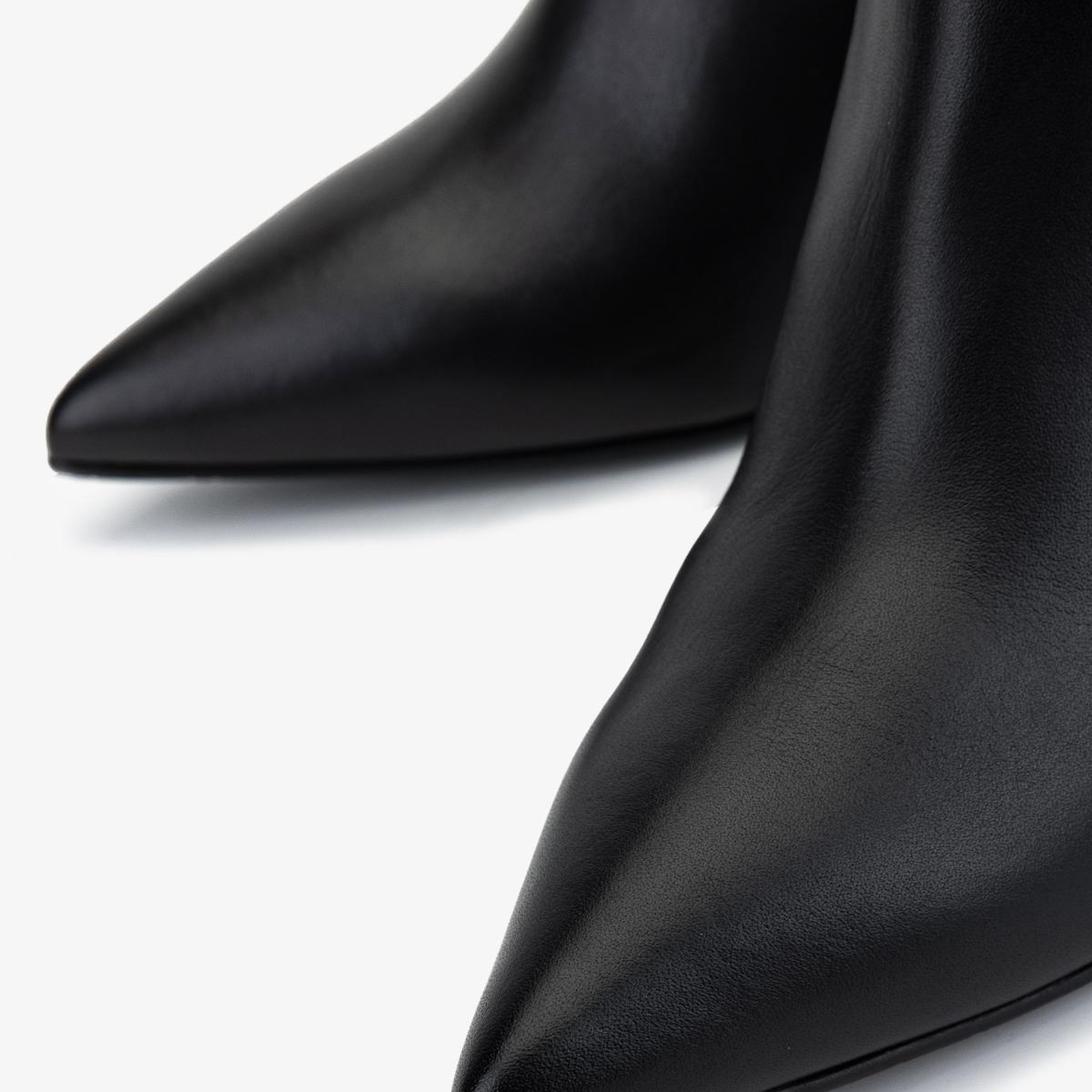 Valmenti Kadın Hakiki Deri Siyah Topuklu Bot