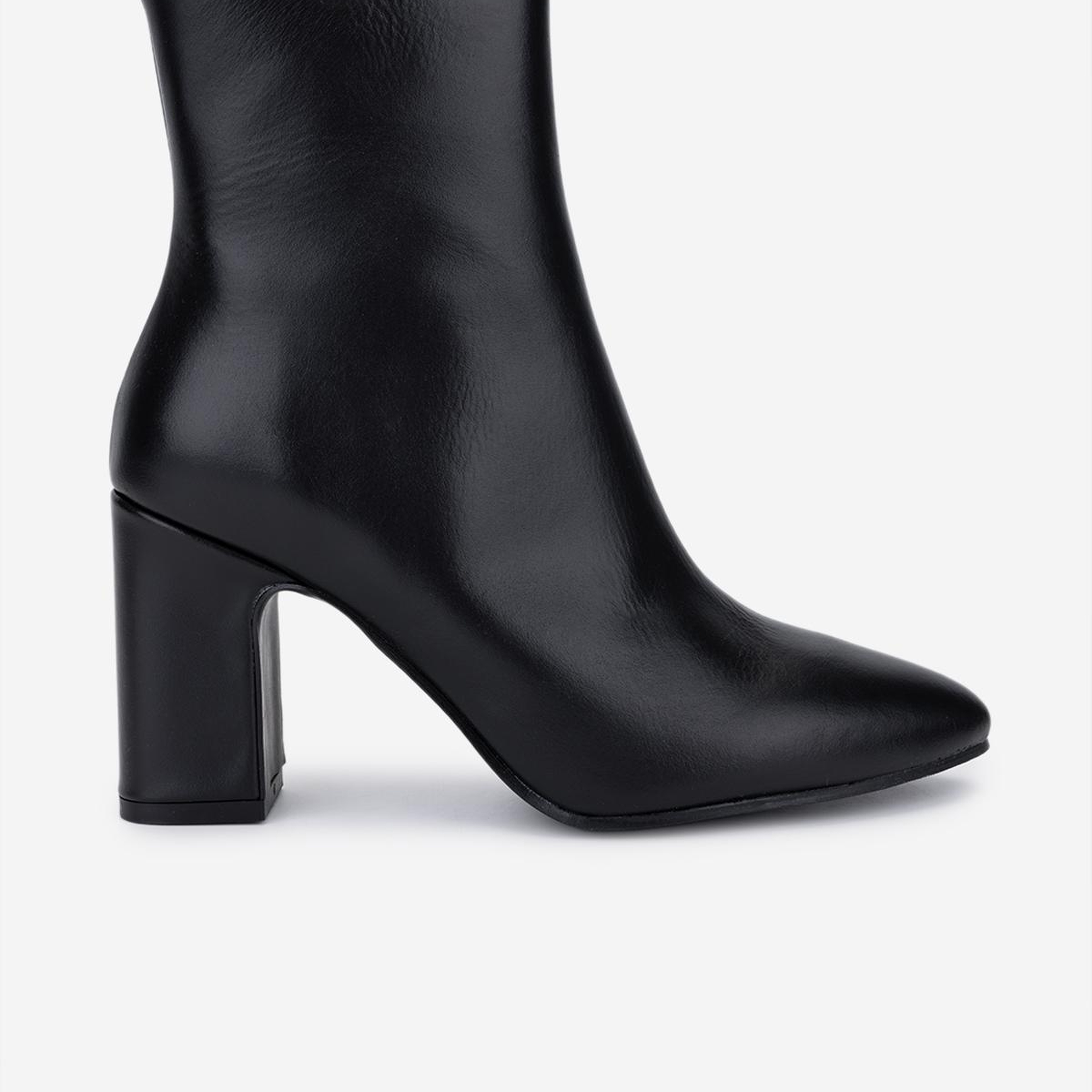 Valmenti Kadın Hakiki Deri Siyah Topuklu Bot