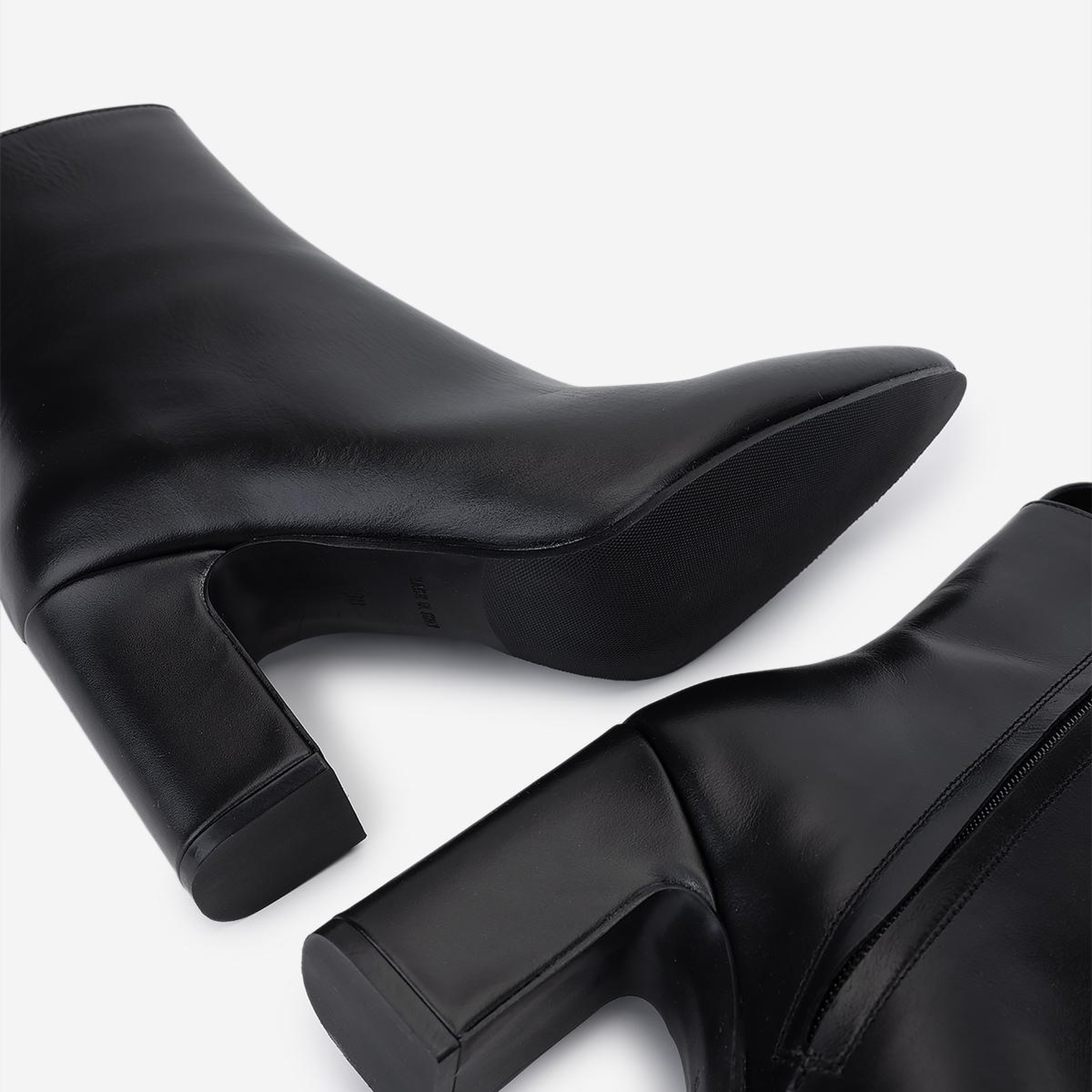 Valmenti Kadın Hakiki Deri Siyah Topuklu Bot