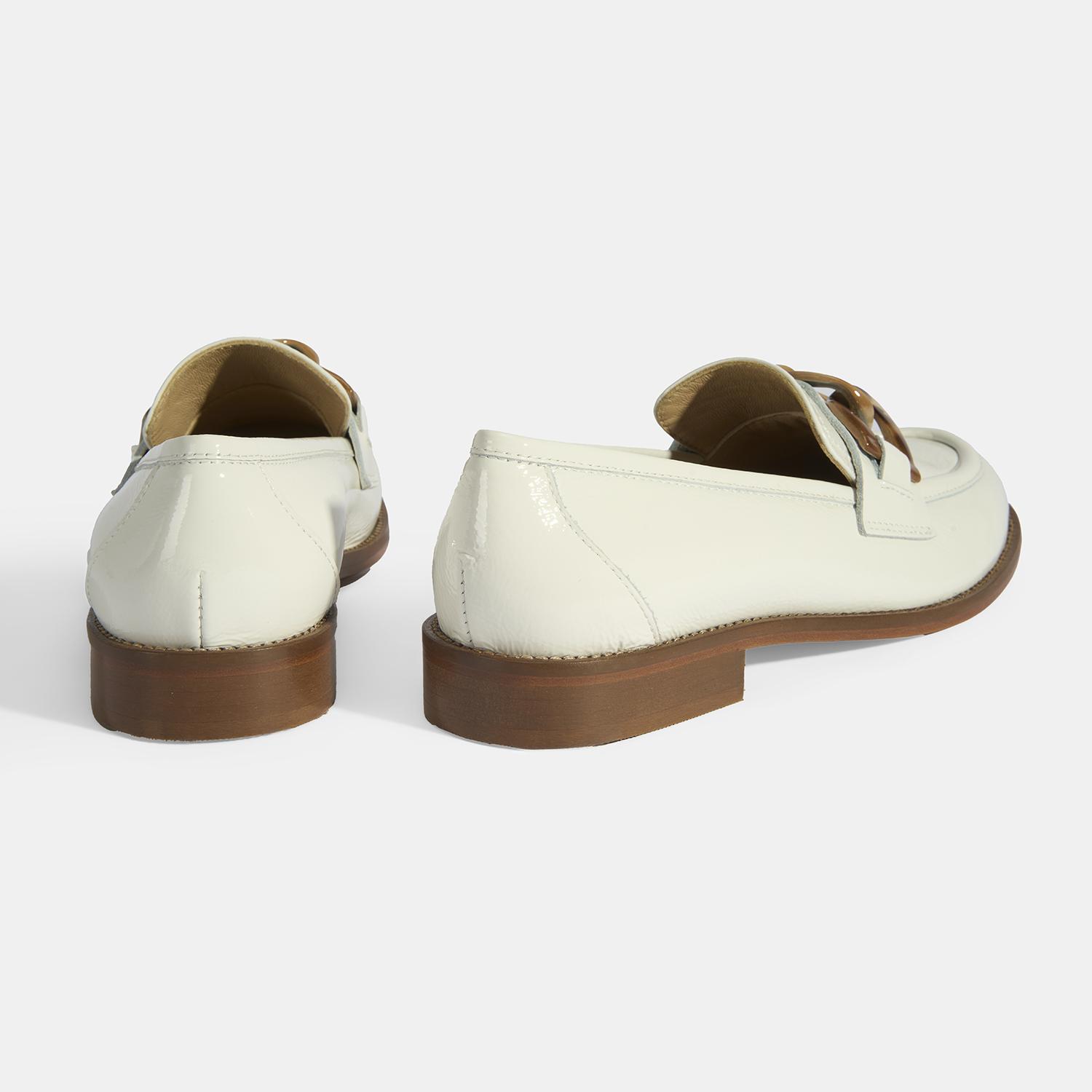 Luca Grossi Kadın Beyaz Aksesuar Detaylı Rugan Loafer