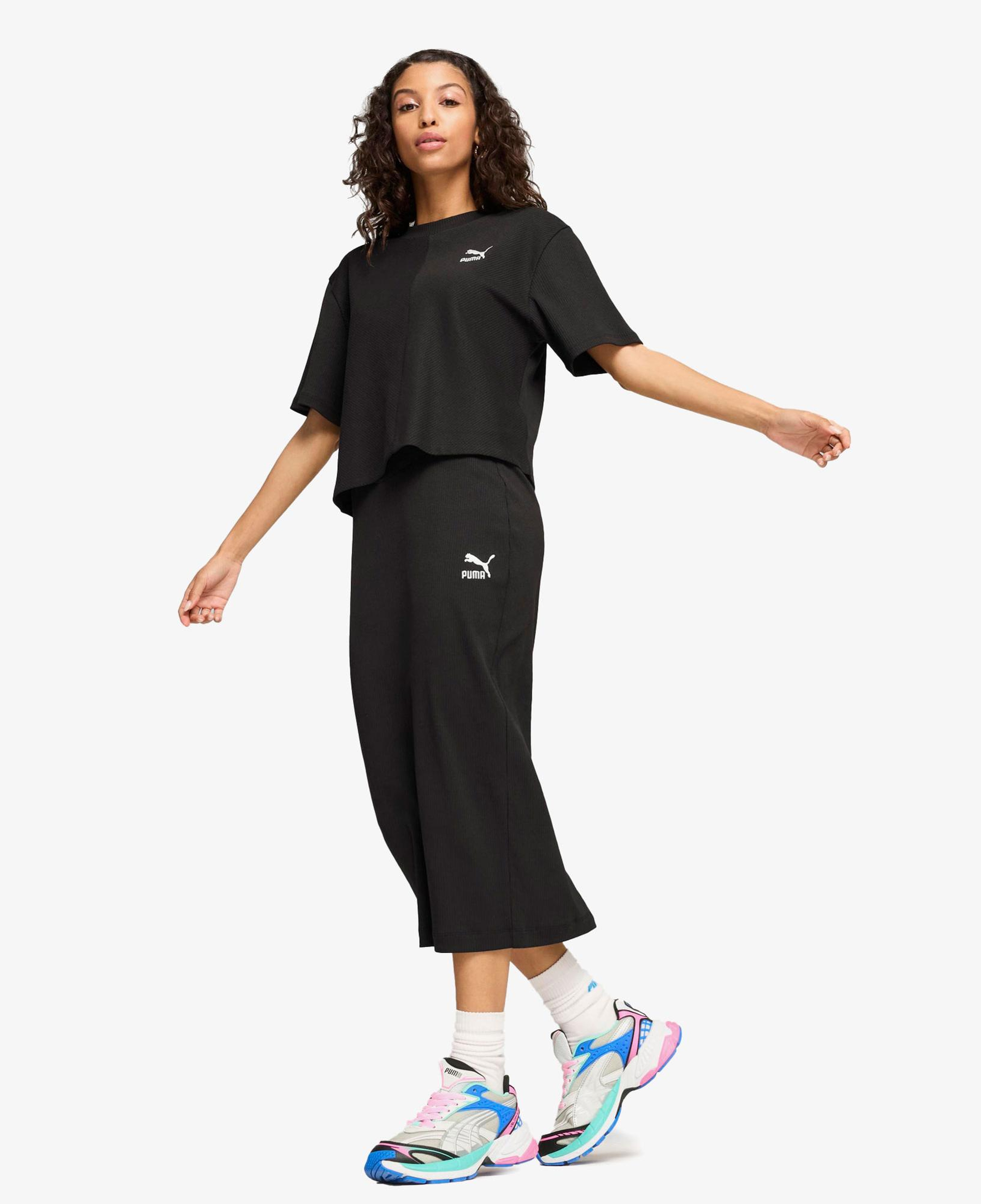 Puma Classıcs Ribbed Relaxed Kadın Siyah T-Shirt