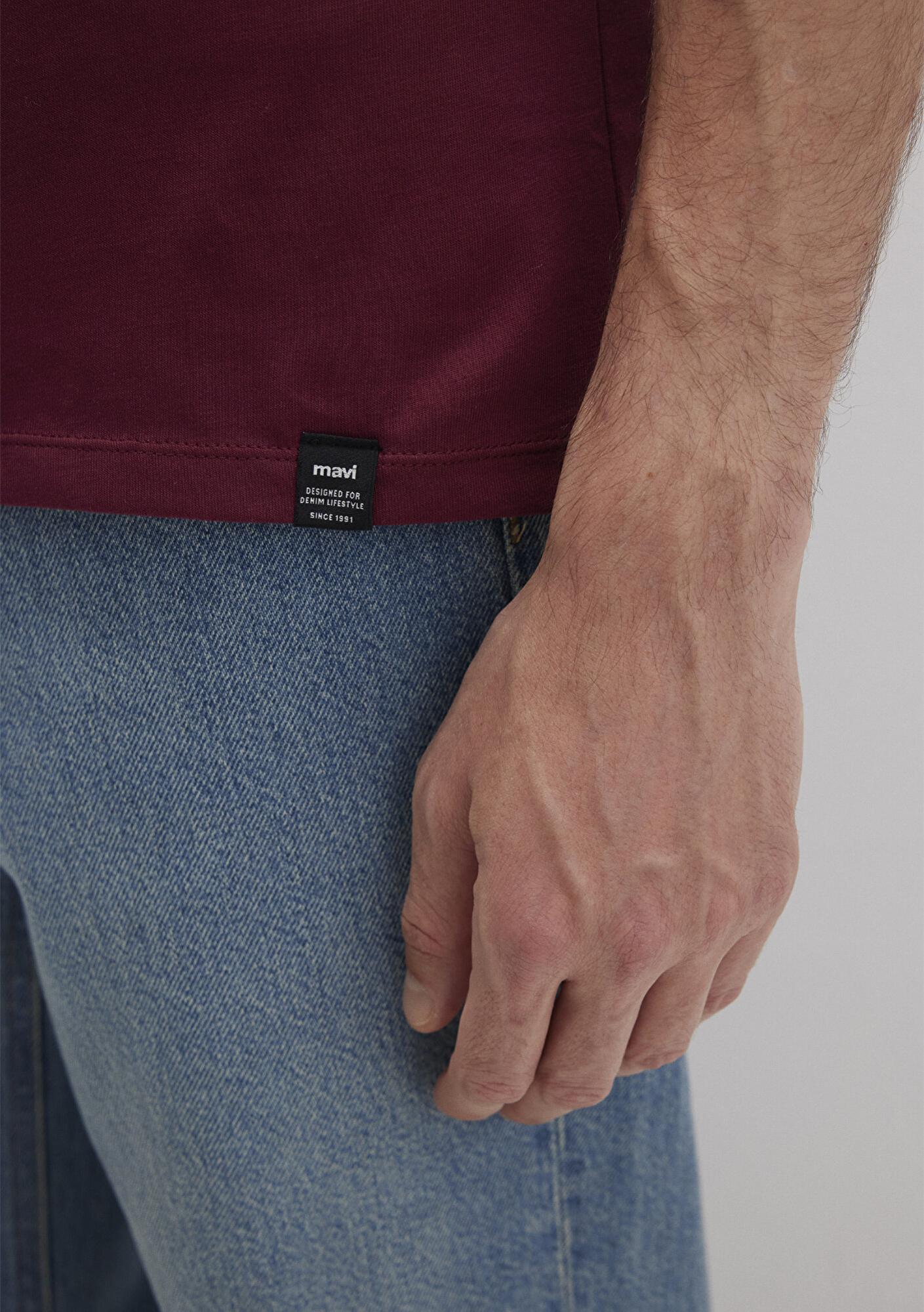 Mavi Etiket Detaylı Bordo Basic Tişört Loose Fit / Bol Rahat Kesim 0611824-70394