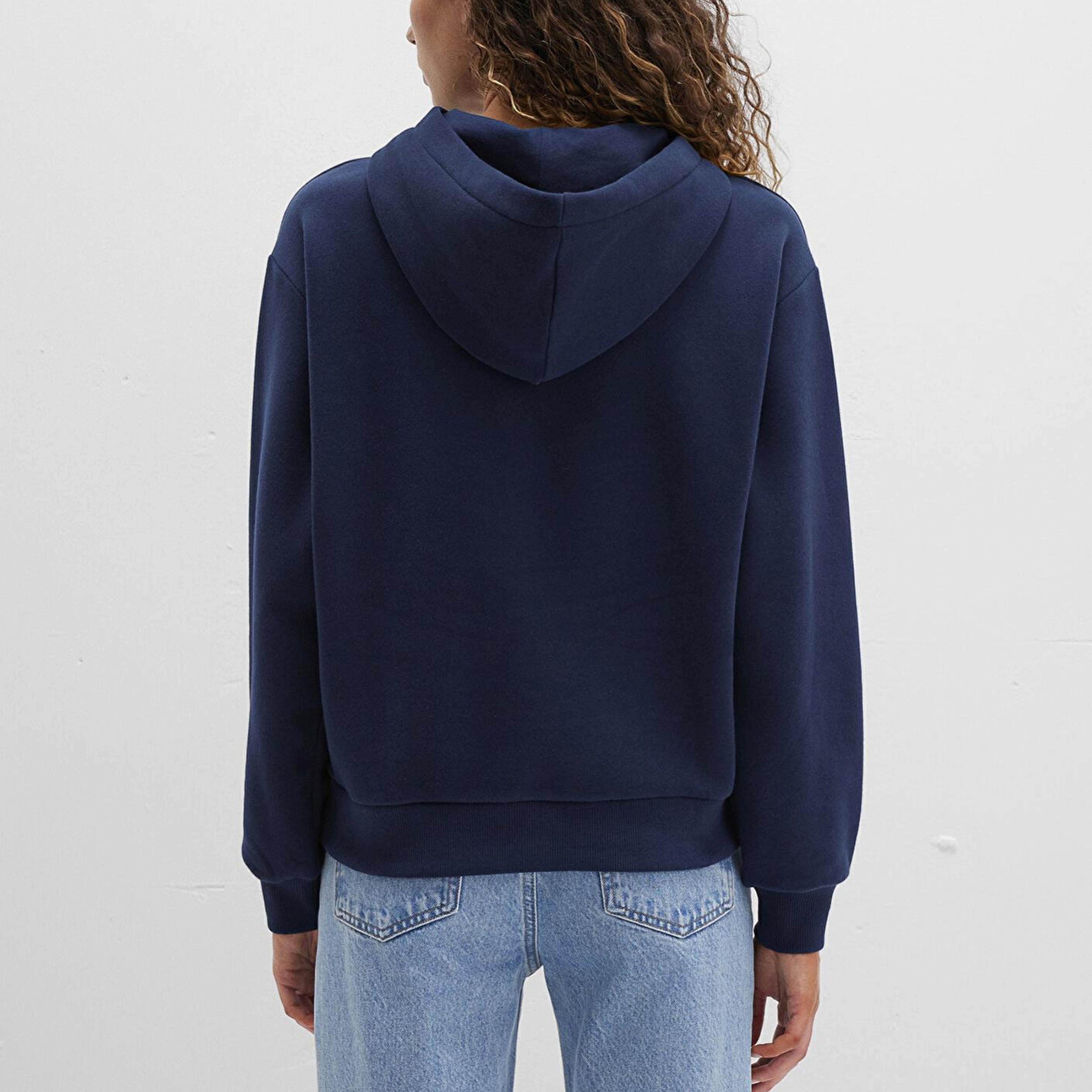 Mavi Mavi Logo Baskılı Kapüşonlu Lacivert Sweatshirt 1S10420-82318