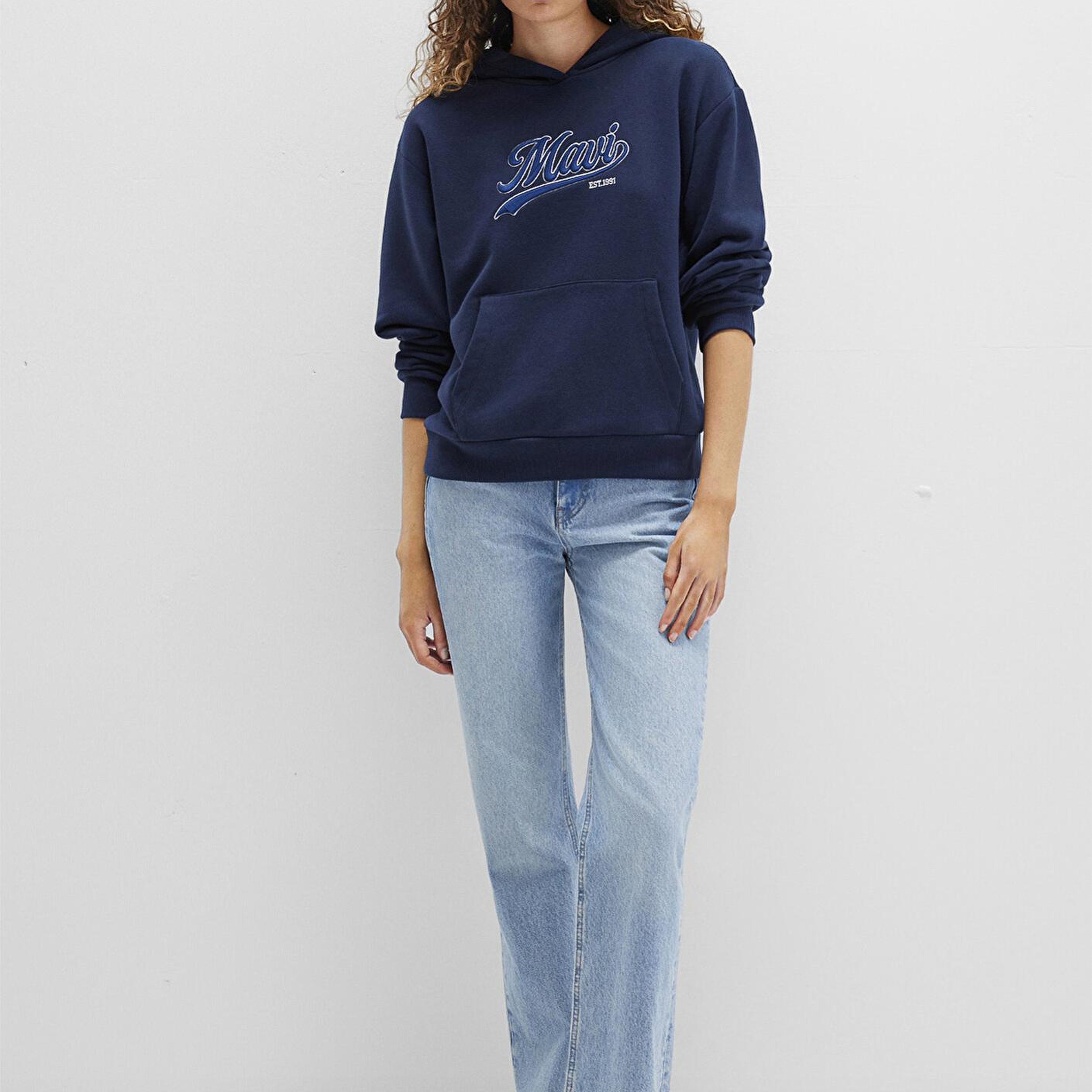 Mavi Mavi Logo Baskılı Kapüşonlu Lacivert Sweatshirt 1S10420-82318