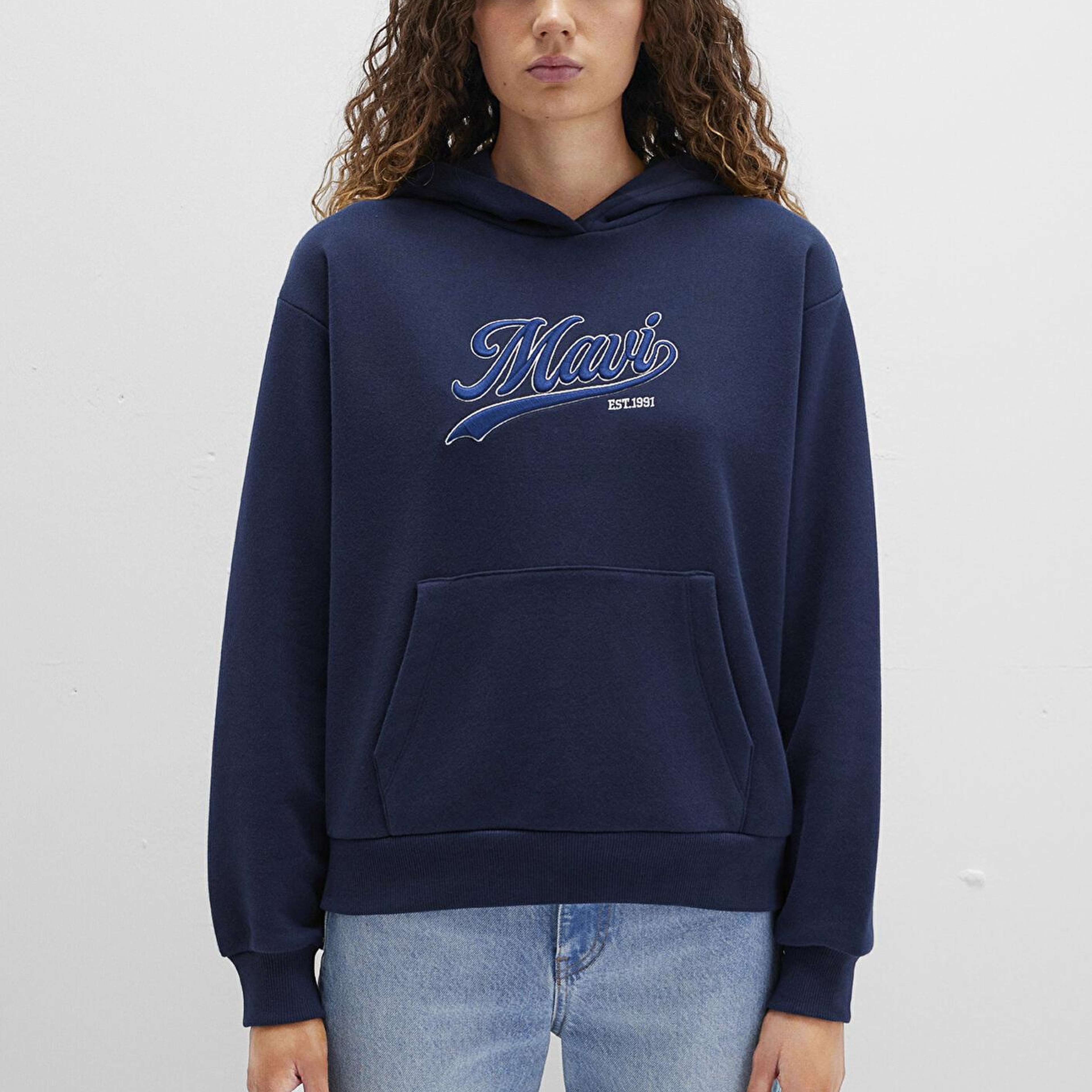 Mavi Mavi Logo Baskılı Kapüşonlu Lacivert Sweatshirt 1S10420-82318