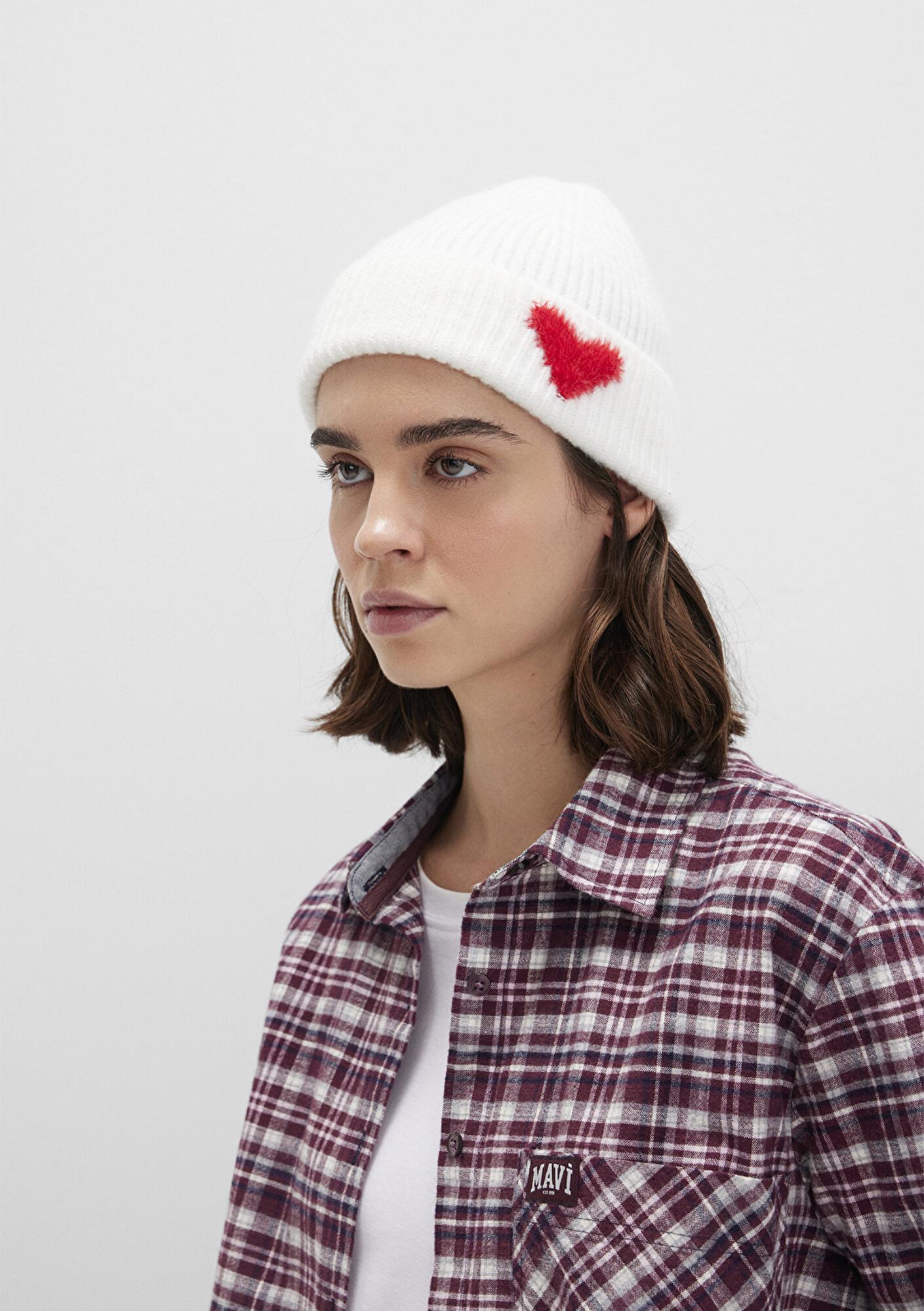 Mavi Kalp Detaylı Beyaz Bere 1913605-20454