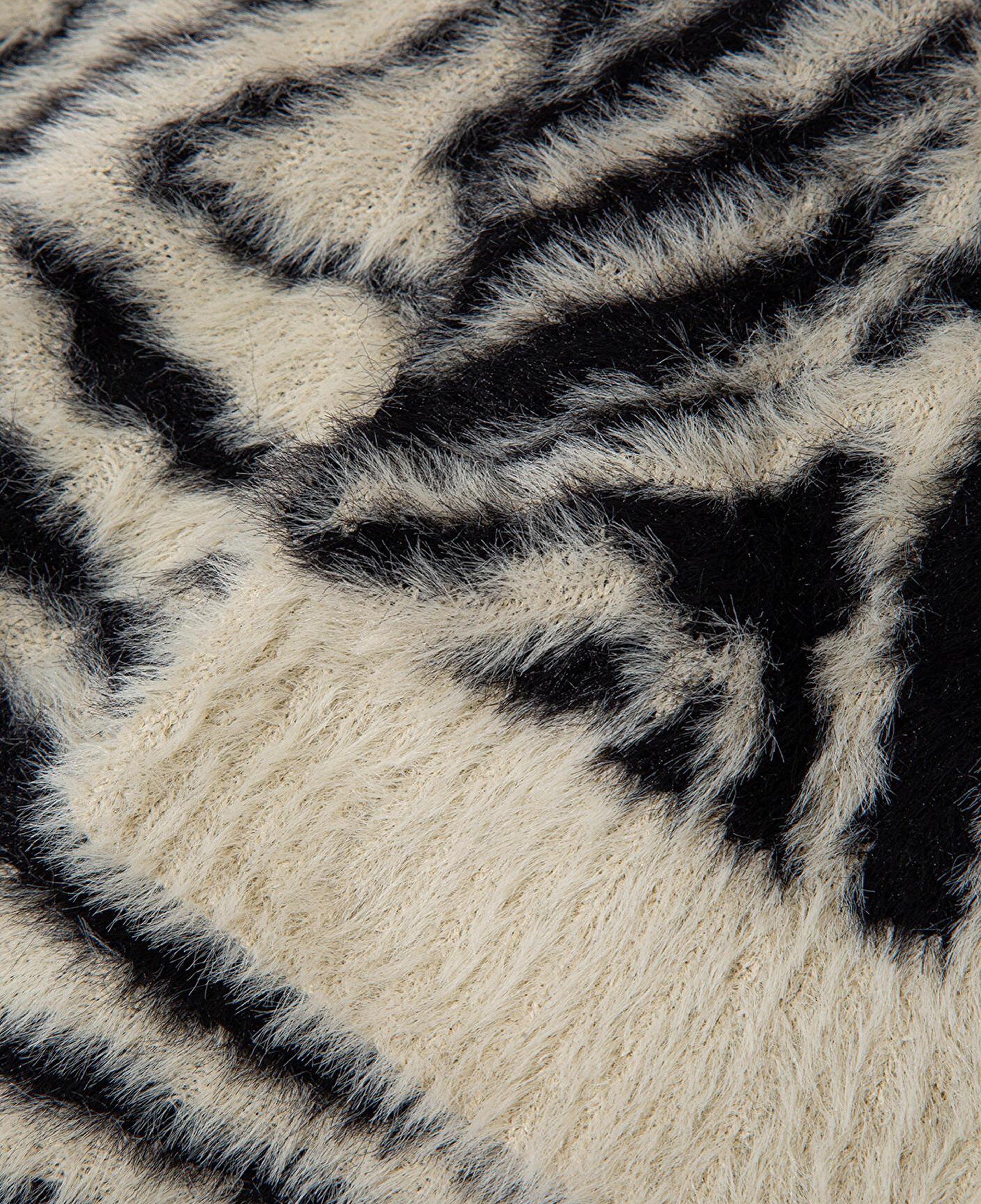 Mavi Zebra Desenli Siyah Atkı 1913600-900