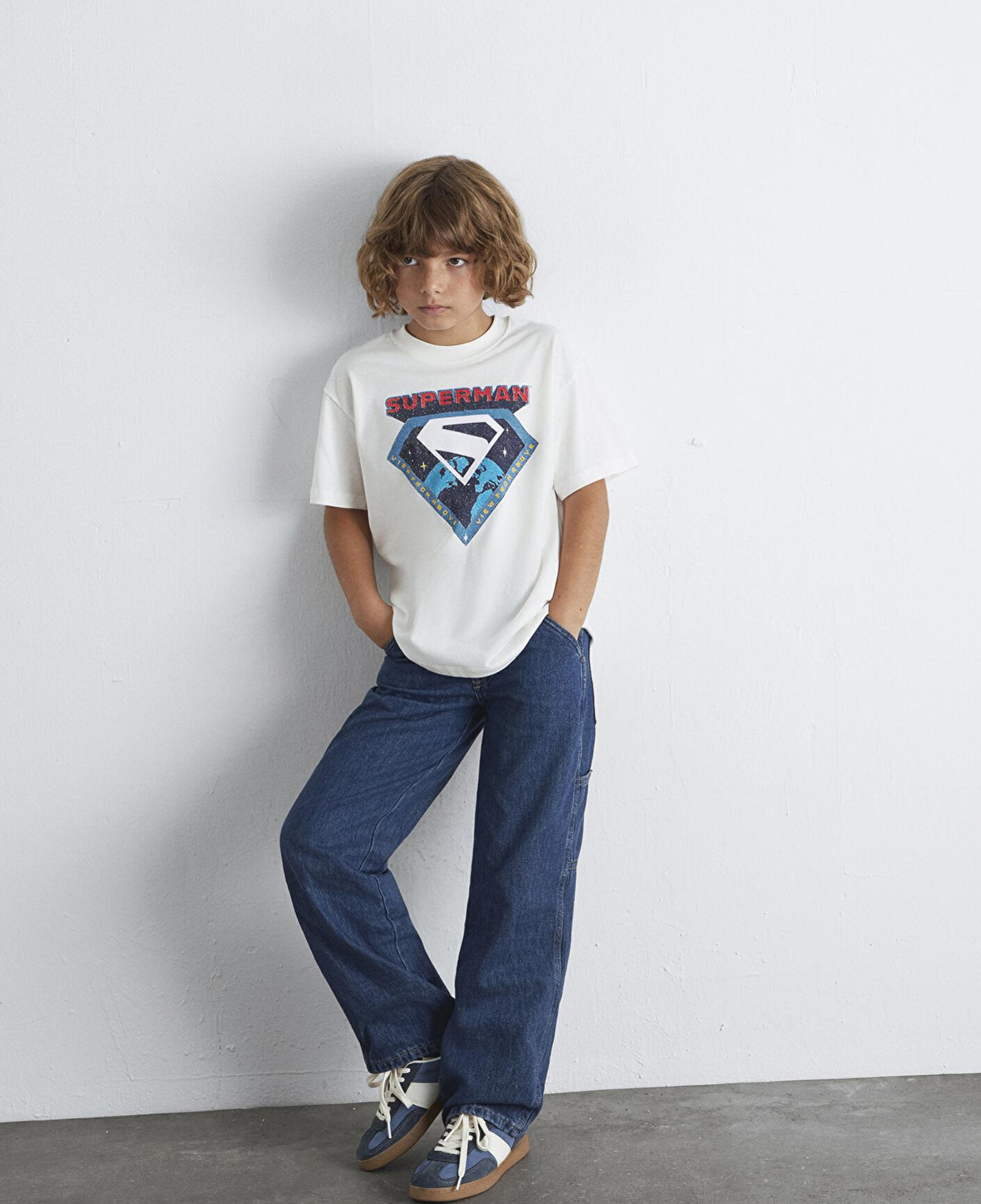 Mavi Superman Baskılı Ekru Tişört Loose Fit / Bol Rahat Kesim 6610381-70057