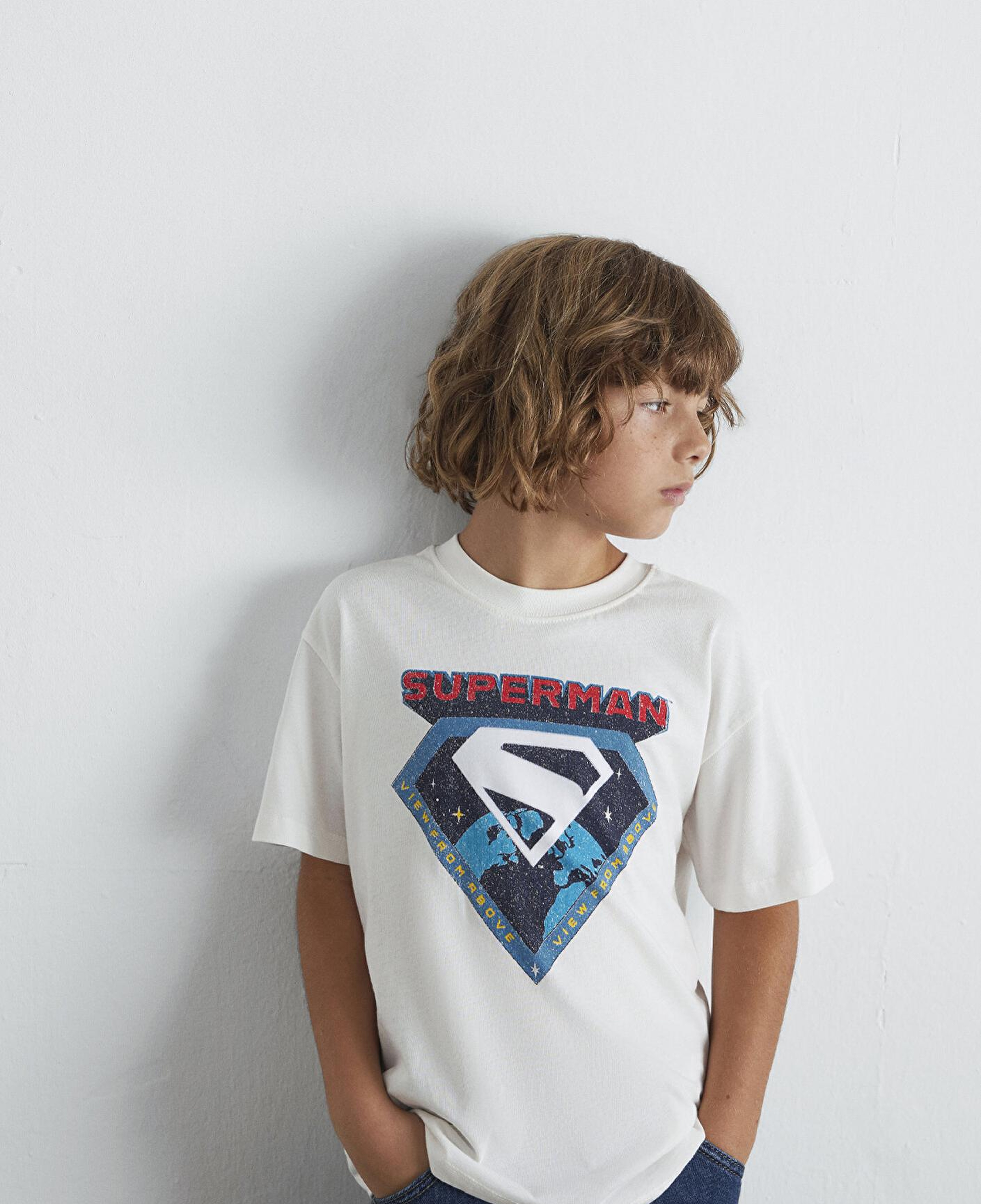 Mavi Superman Baskılı Ekru Tişört Loose Fit / Bol Rahat Kesim 6610381-70057